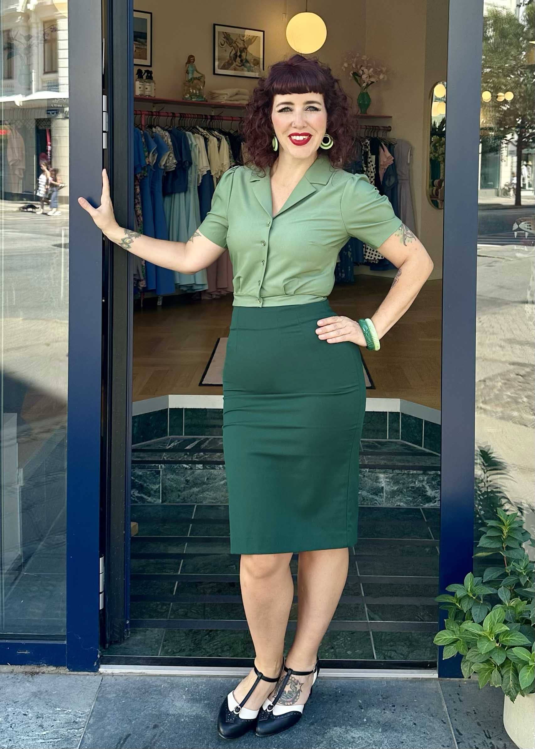 1950'er stils pencil nederdel i mørk grøn pencil nederdel Daisy Dapper