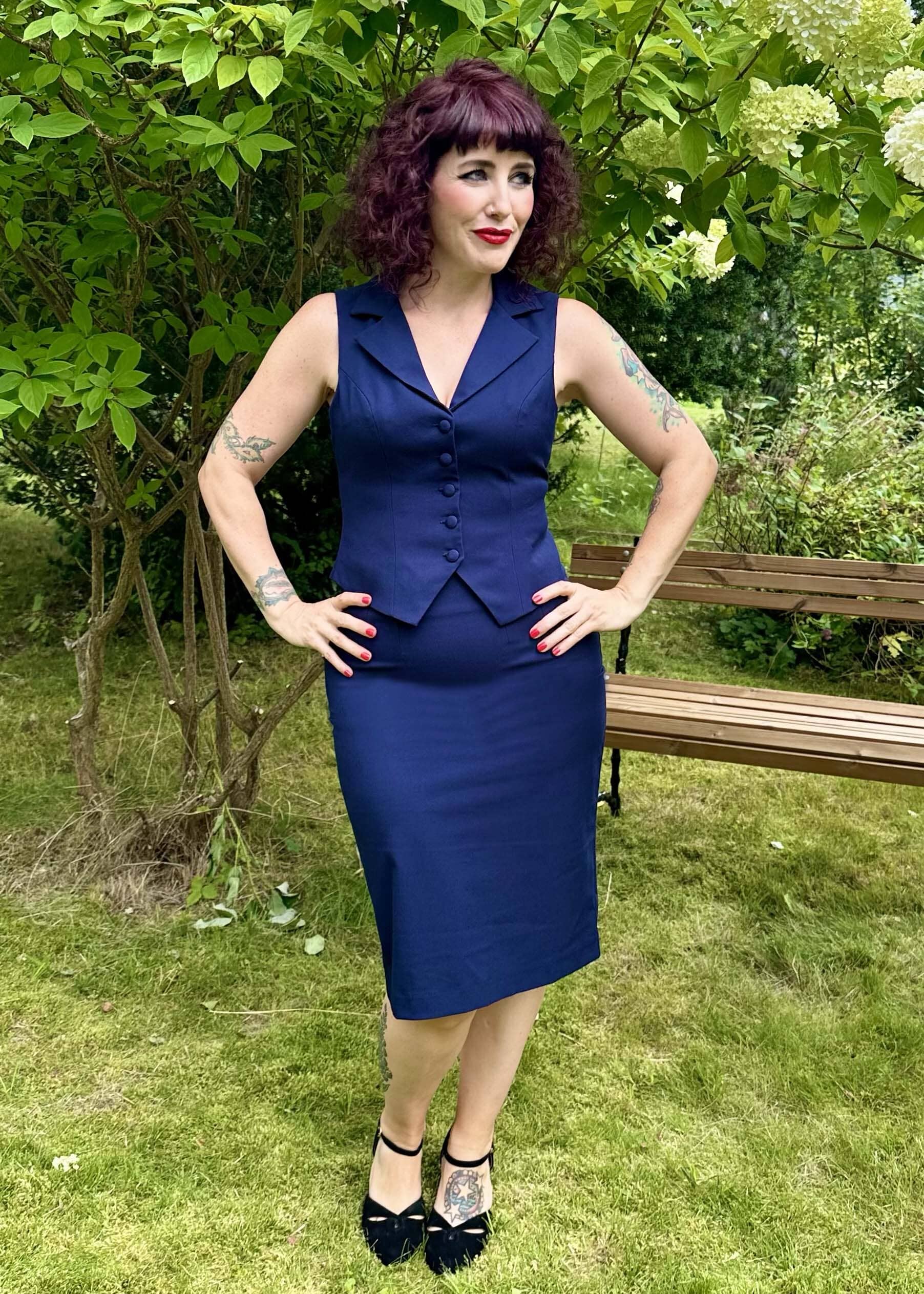1950'er stils pencil nederdel i navy Nederdel Daisy Dapper