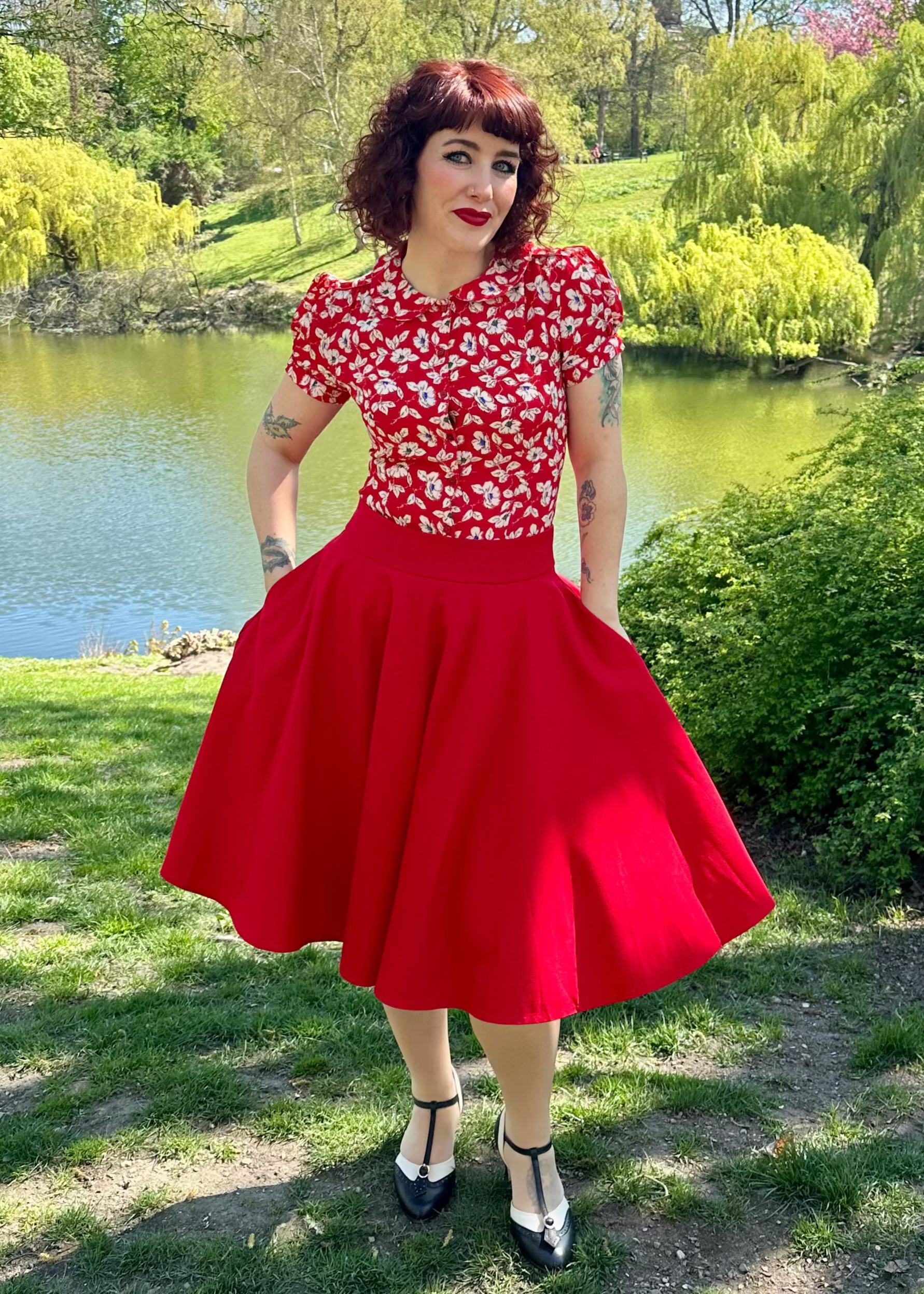 1950er stils swingnederdel i rød swing nederdel Daisy Dapper