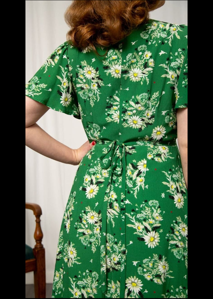 Betty A-line kjole - green floral aline kjole Weekend Doll