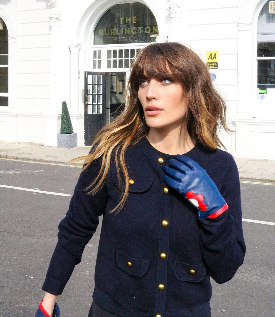 Handsker i navy læder med marguerit handsker Mabel Sheppard