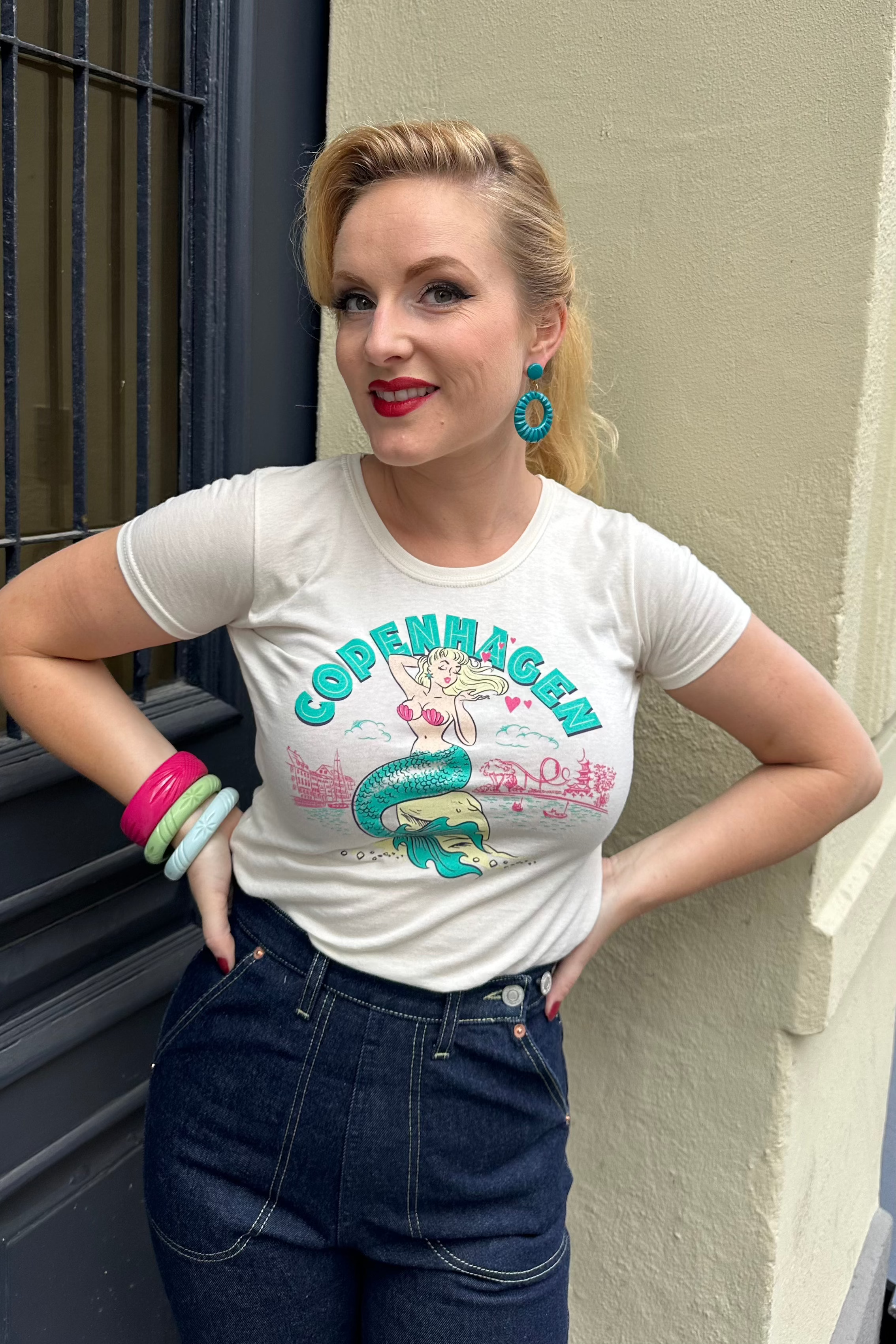 Hoop øreringe med mønster i 1950'er stil i turkis Accessories Rock It Rosie