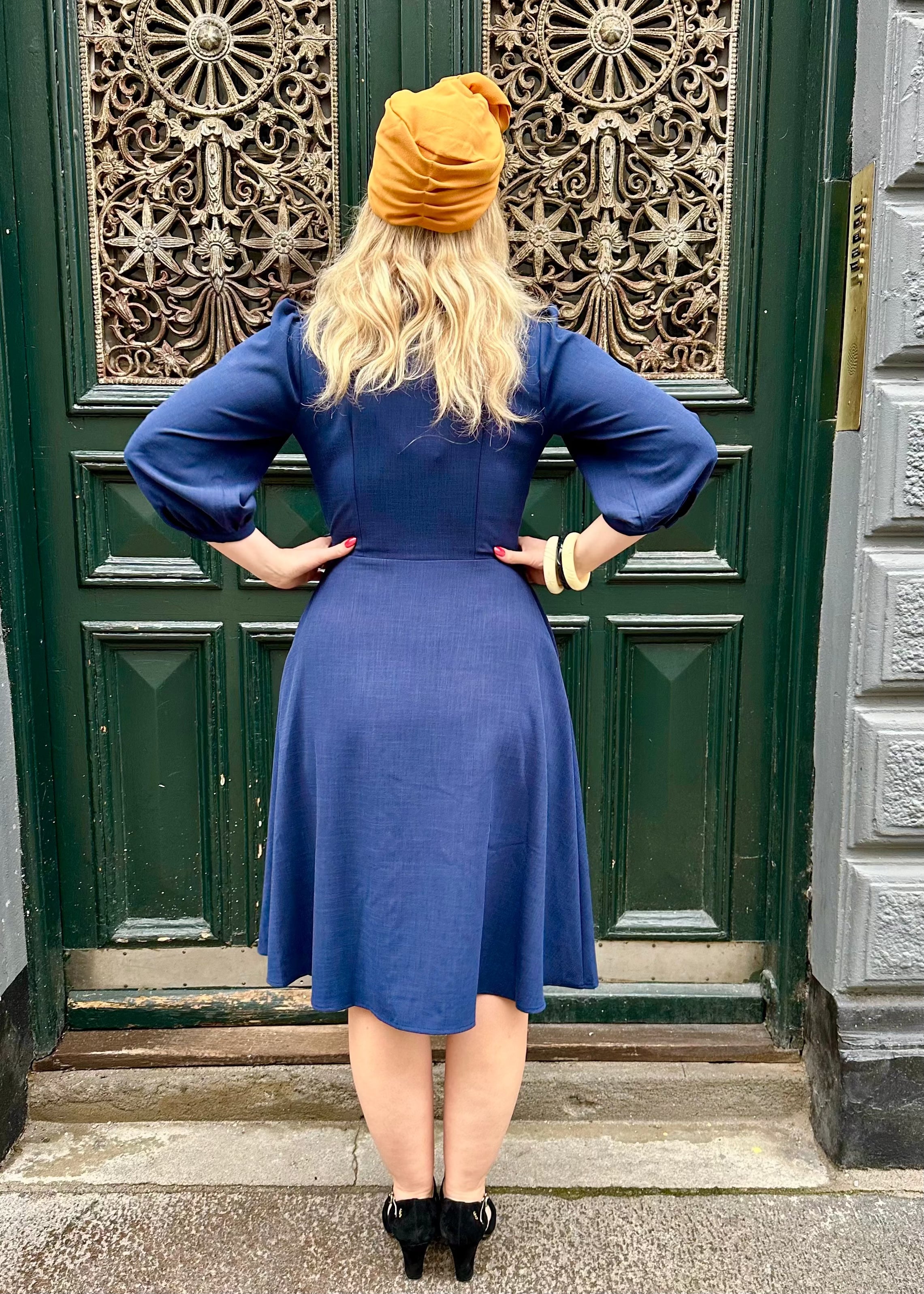 Jane slåom kjole med 3/4 ærmer - navy blå slåom kjole Daisy Dapper