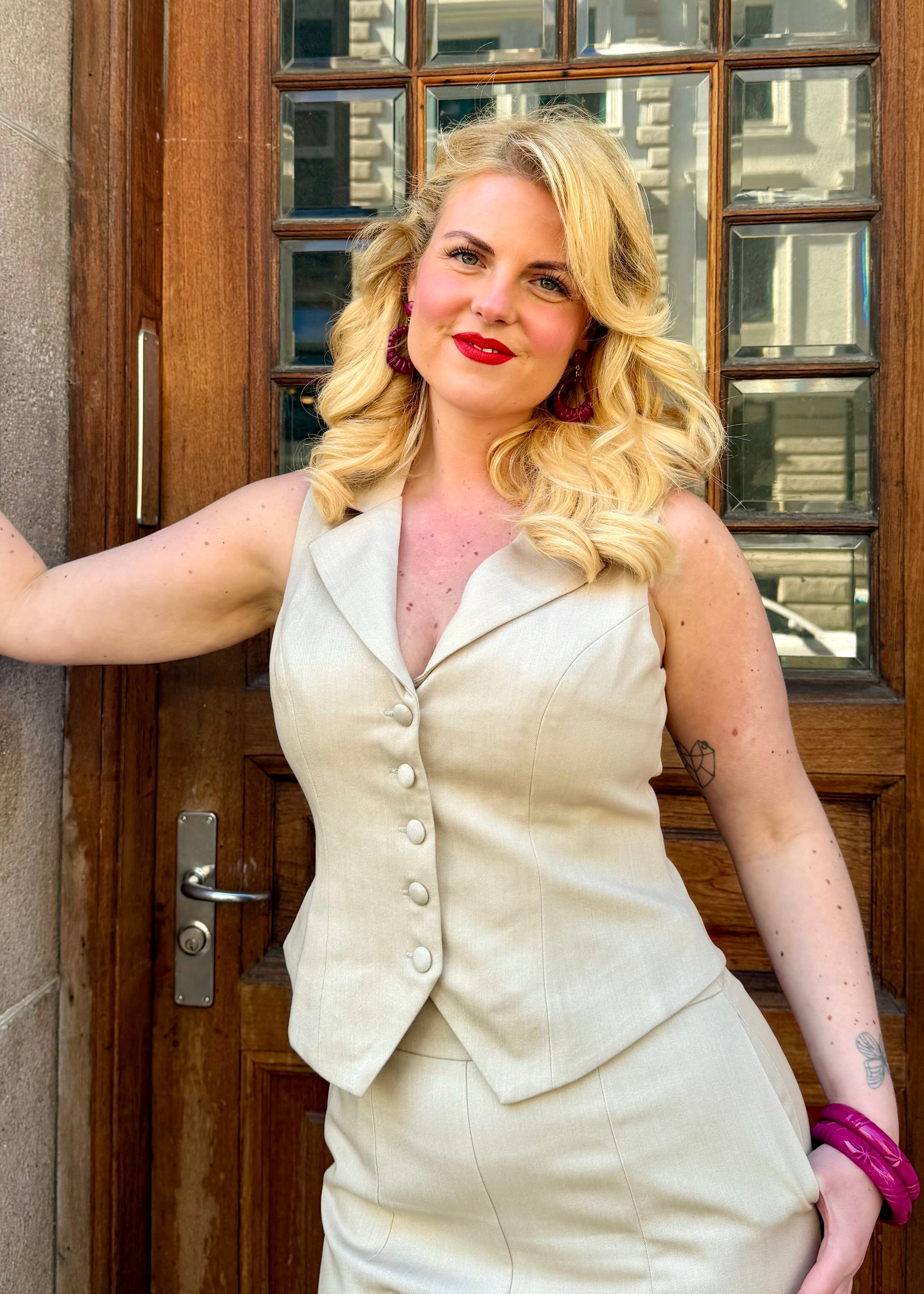 Marlene vest - beige vest Daisy Dapper