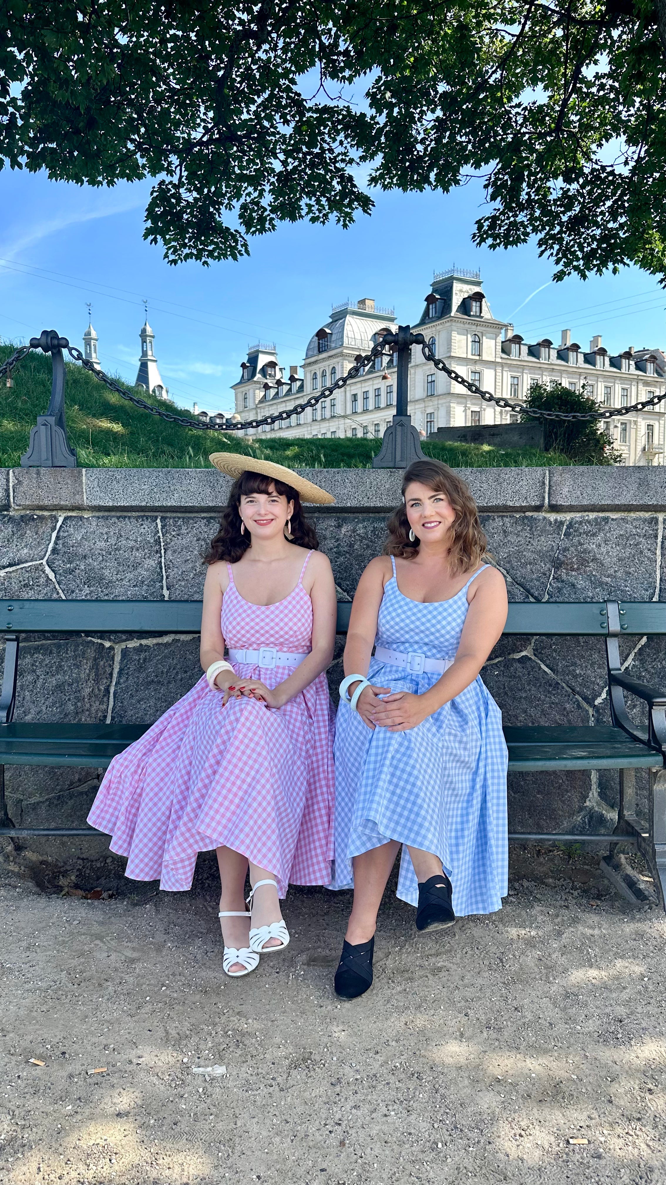 Priscilla swingkjole i blå gingham tern Kjoler Pretty Dress Company