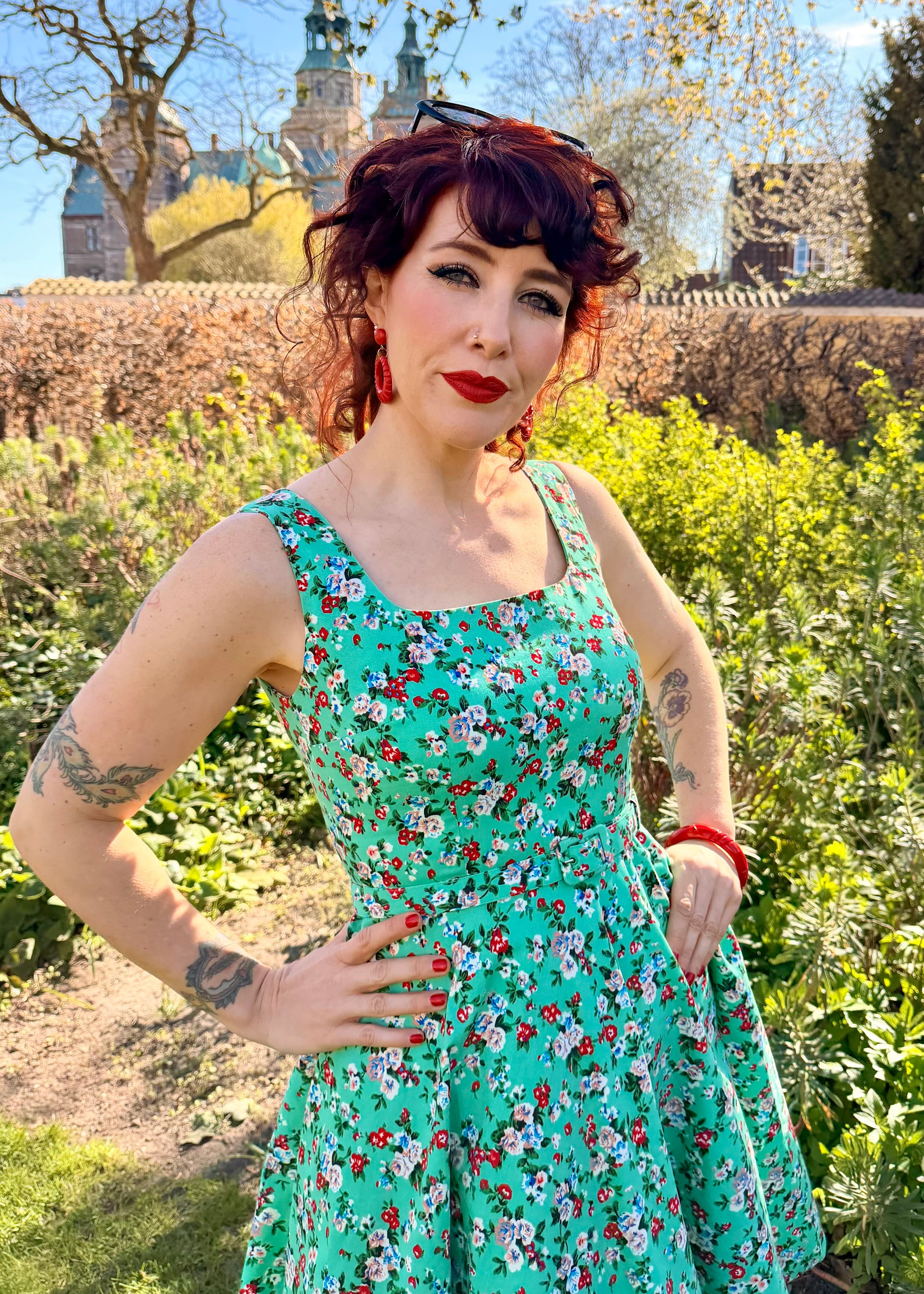 Rosie swingkjole med brede stropper - mint bloom swing kjole Daisy Dapper