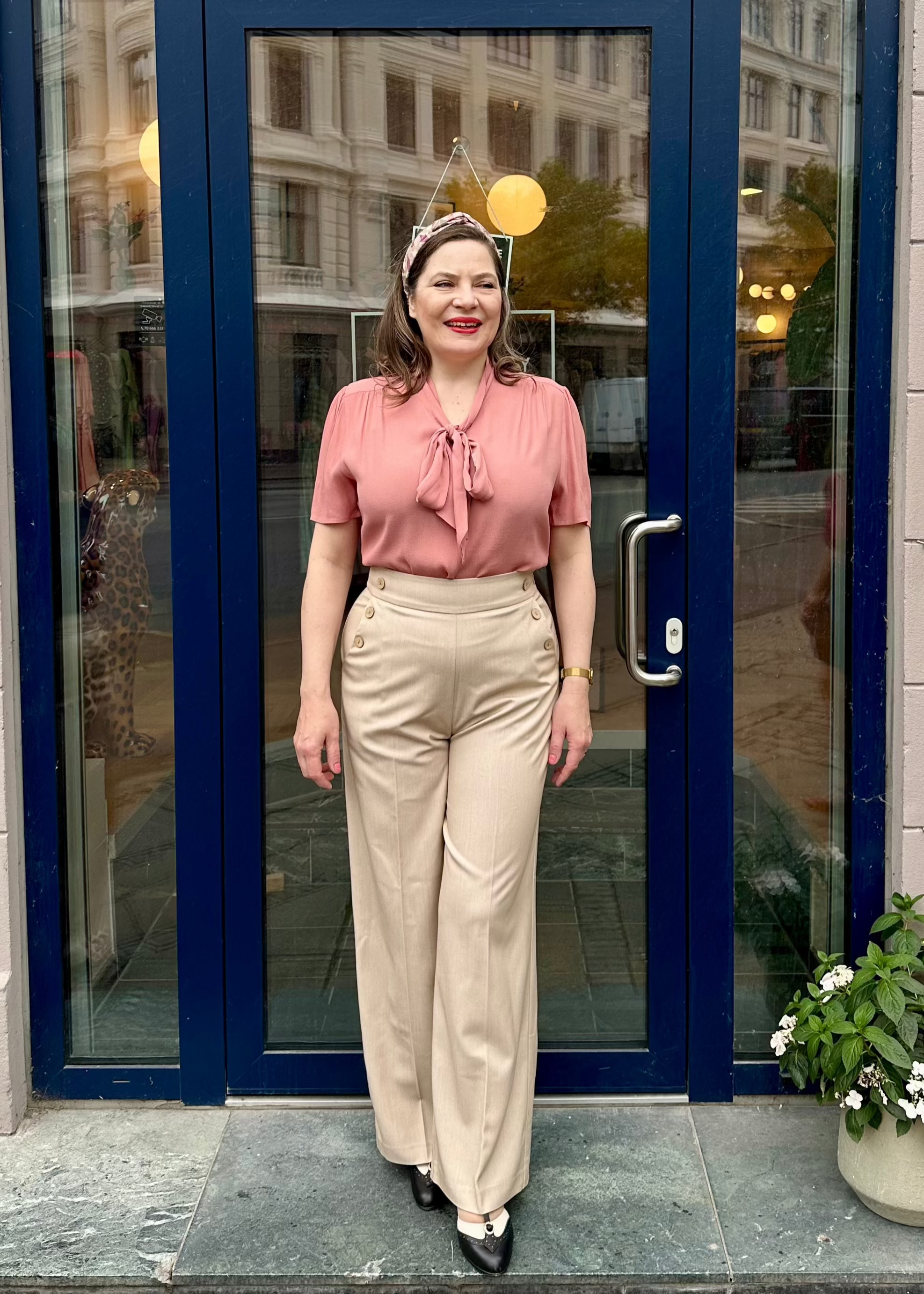 Sally højtaljede sailor bukser i beige sand bukser Daisy Dapper