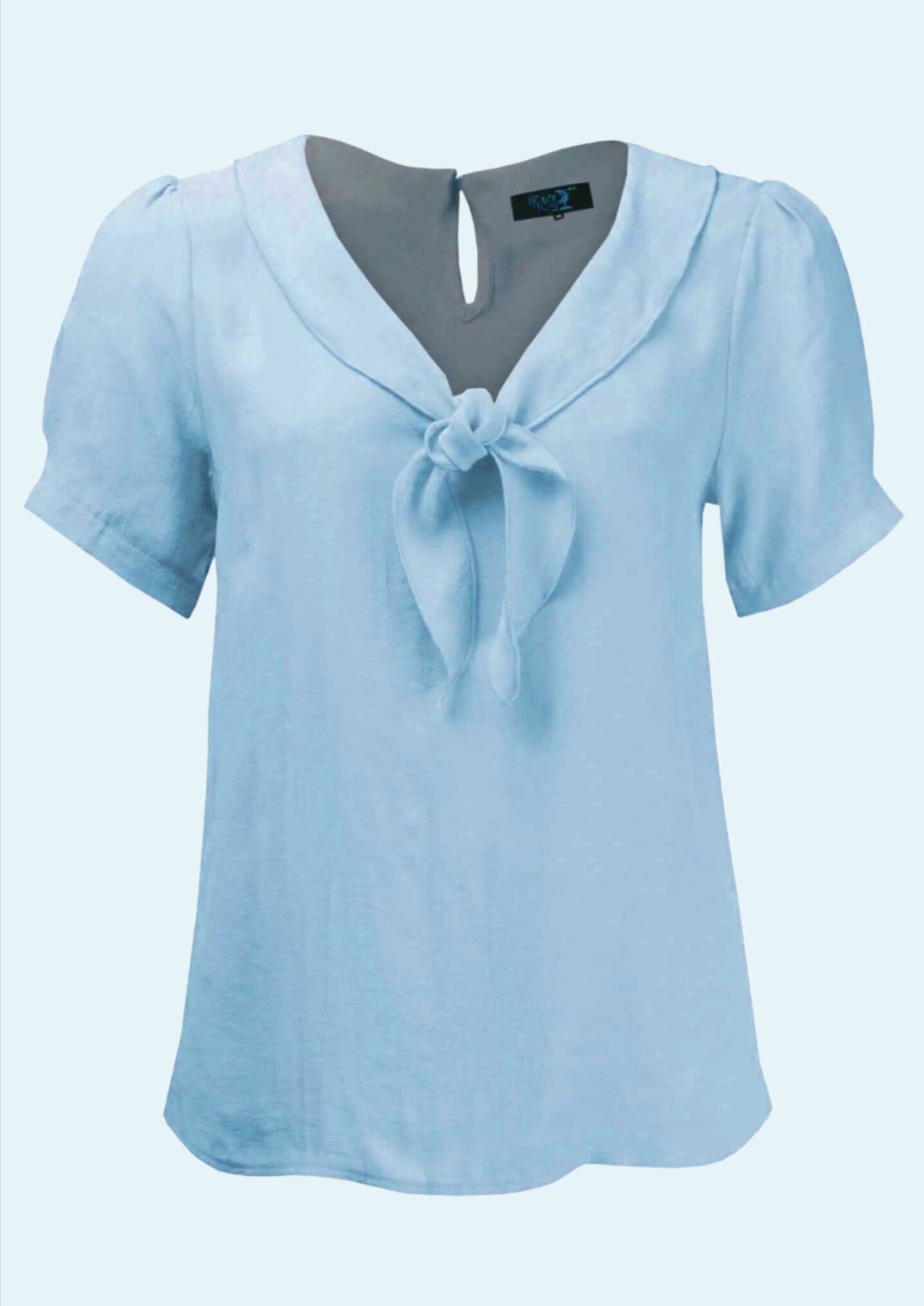 Shawl blouse i lys blå kortærmet skjorte House Of Foxy