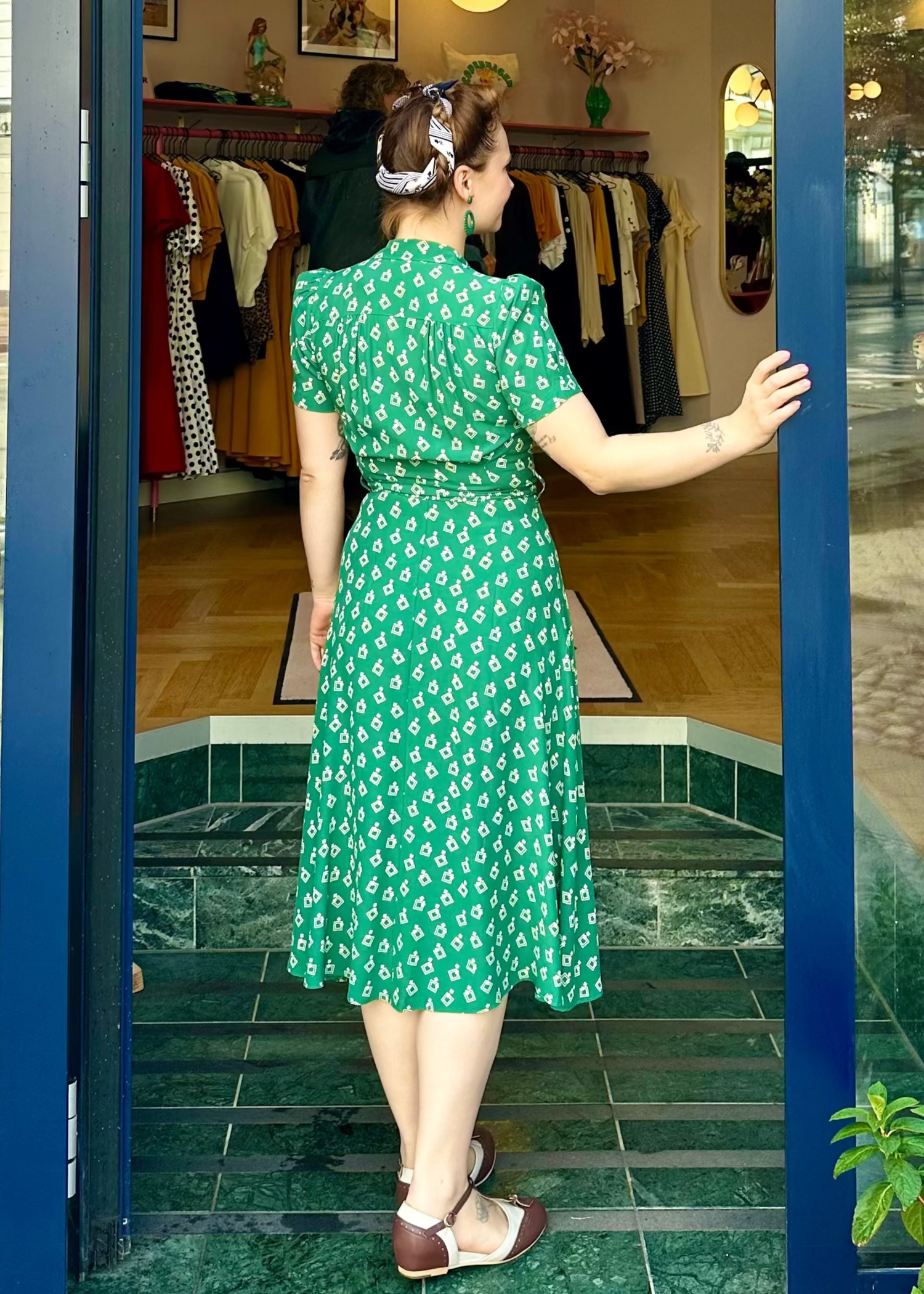 Skjortekjole i 1940'er stil i grøn 'Diamond Deco' Kjoler House of Foxy