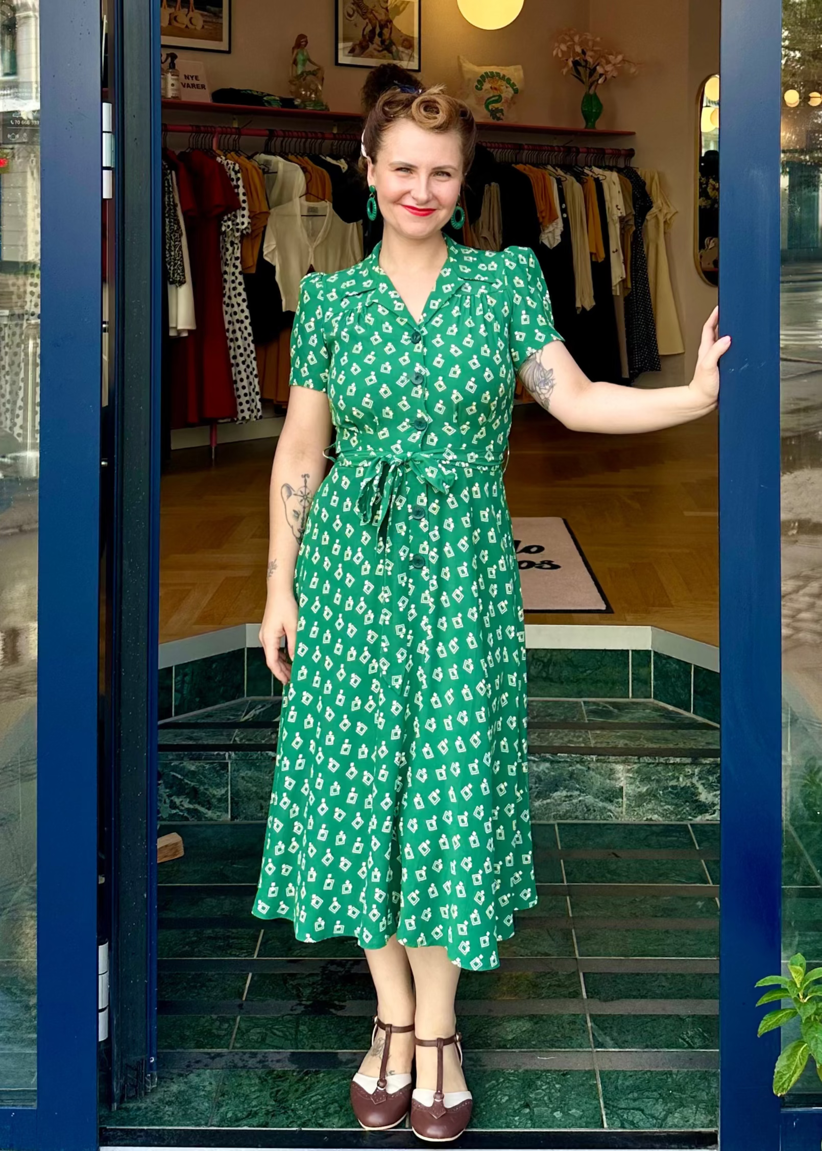 Skjortekjole i 1940'er stil i grøn 'Diamond Deco' Kjoler House of Foxy