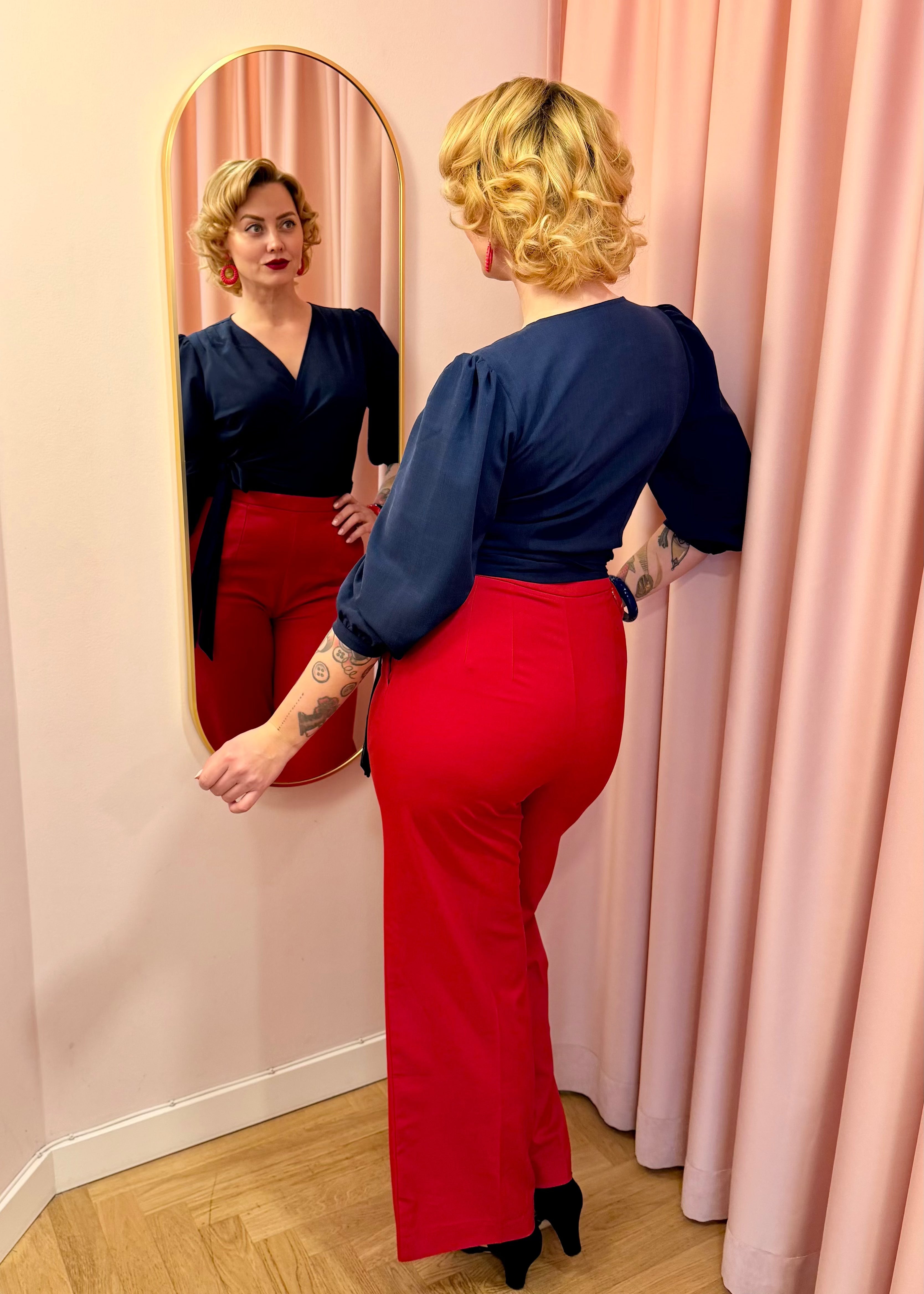 Slåom bluse med 3/4 lange ærmer - navy blå bluse Daisy Dapper