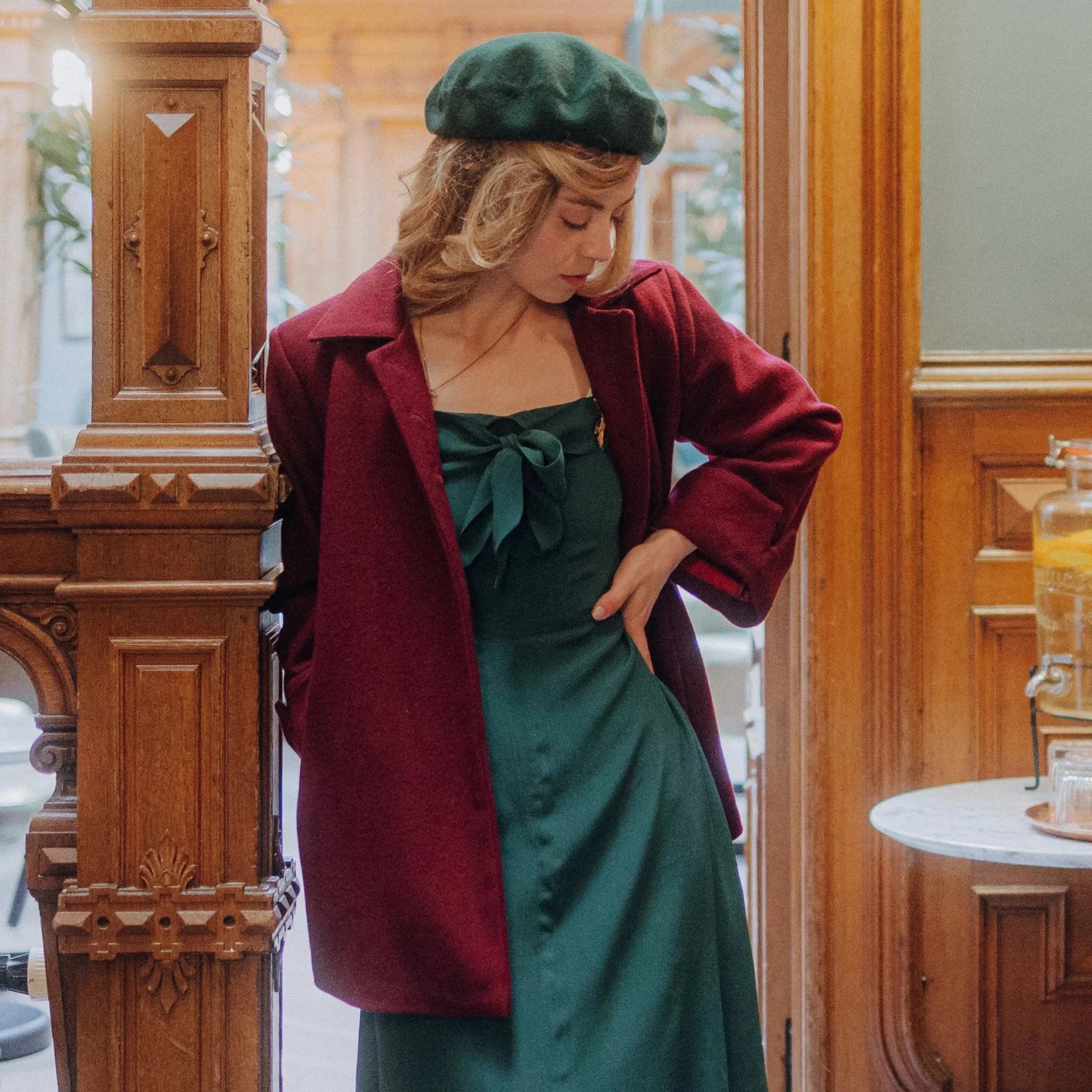 Swing jakke i bordeaux uld frakke Seamstress Of Bloomsbury