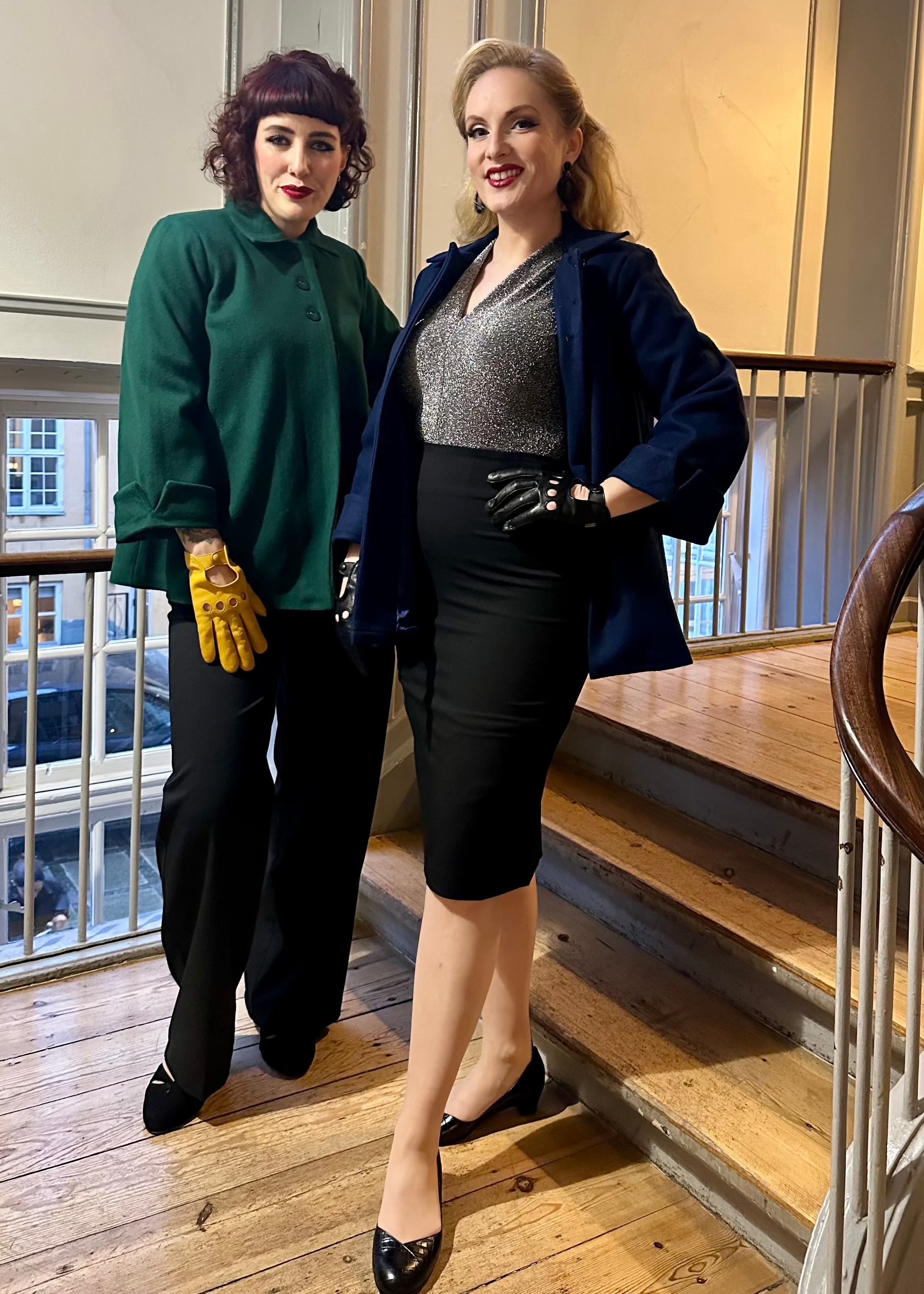 Swing jakke i navy uld frakke Seamstress Of Bloomsbury