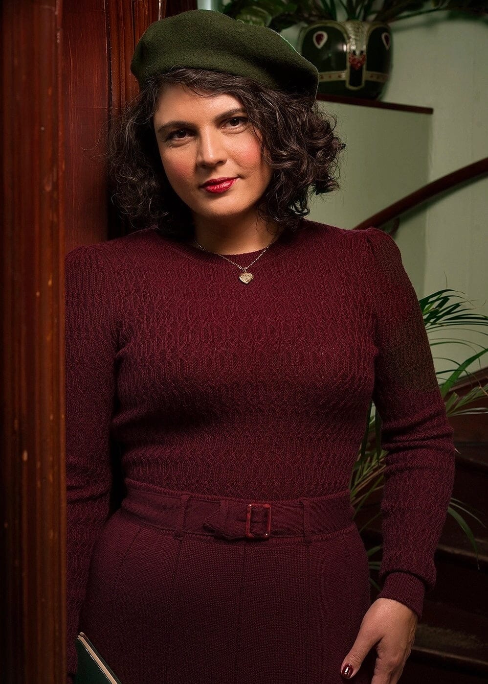 The All Round Sweater - Black Cherry strik top Emmy Design