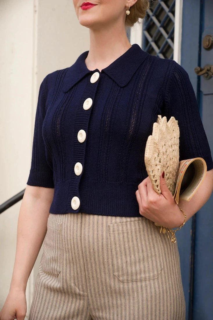 The Contrast Cardigan i 'Midnight' navy strik Emmy Design