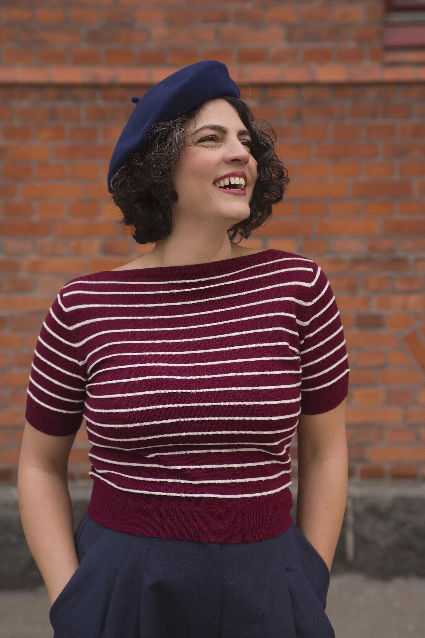 The "Emmy Goes to Paris" Top - Vinrød stribet uld bluse Emmy Design