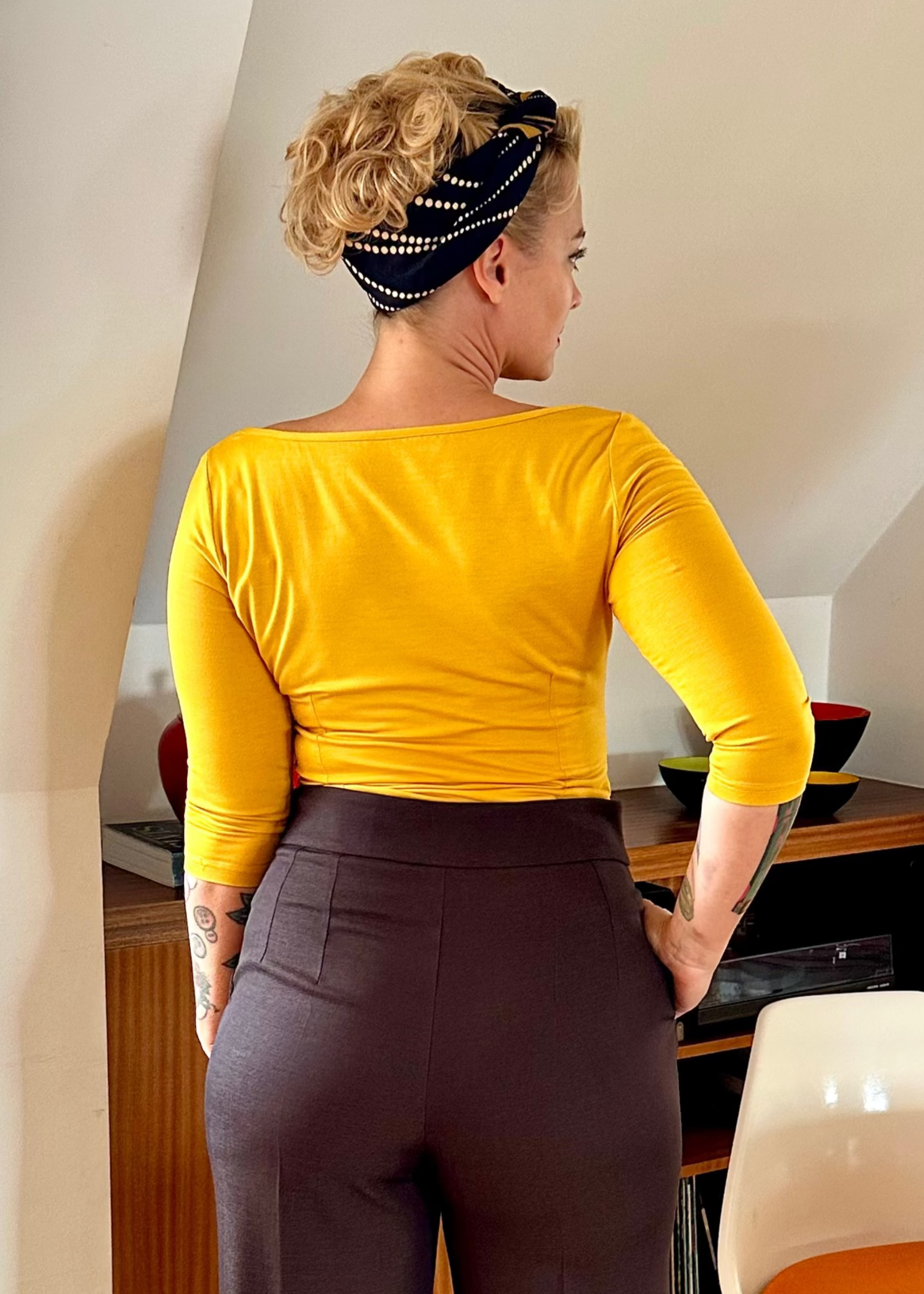 Vendbar boatneck top i mustard jersey top Daisy Dapper