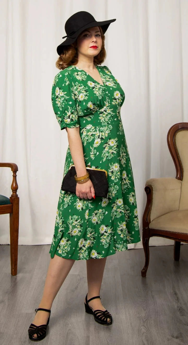 Vivian Tea Dress - green floral aline kjole Weekend Doll
