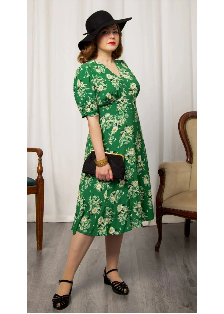 Vivian Tea Dress - green floral aline kjole Weekend Doll