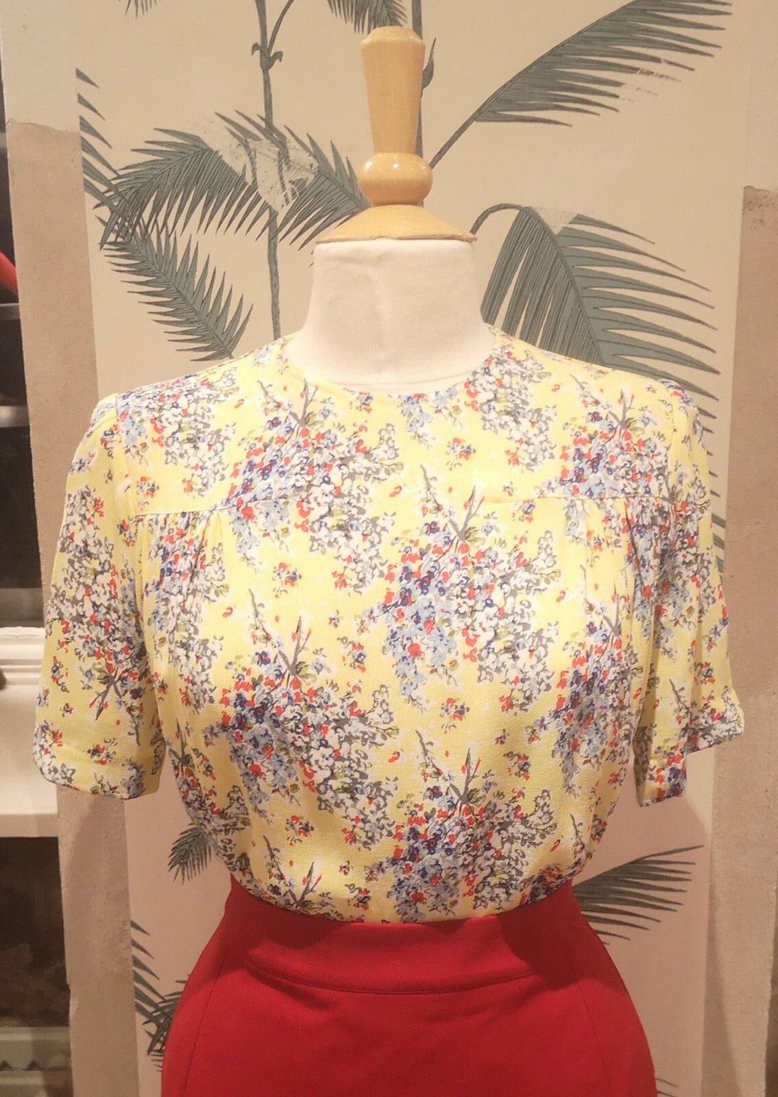 House of Foxy: Meet Again top i summerspray gul House Of Foxy