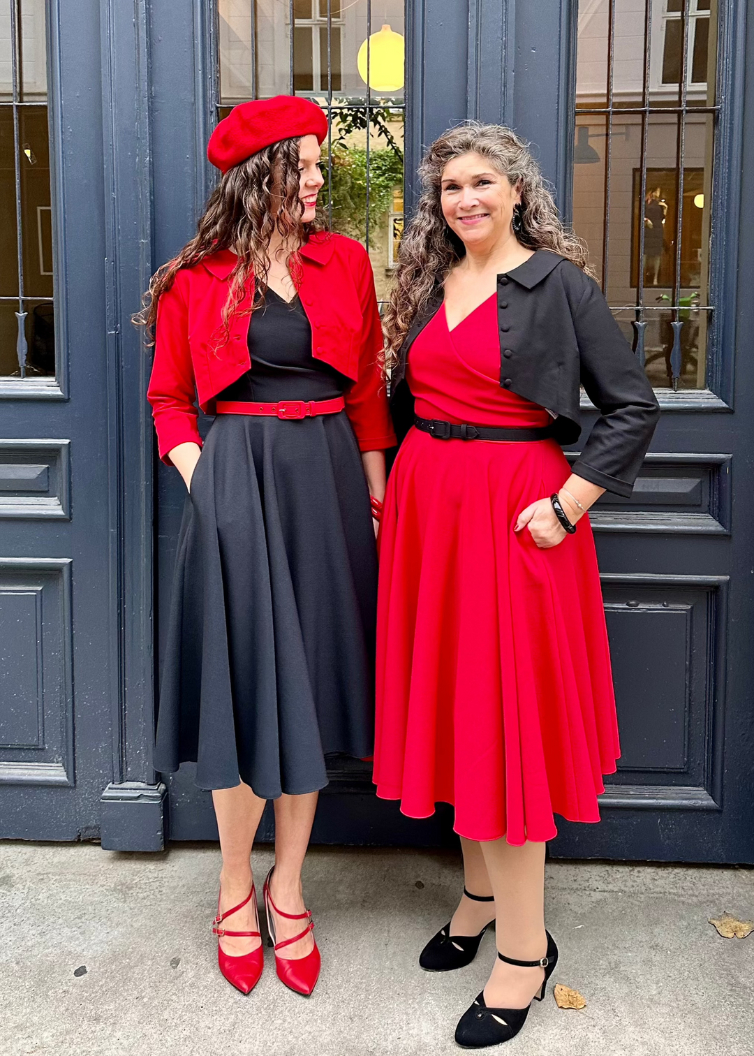 50er Hourglass swing dress in red | Pretty Dress Company, image size:1080x1512