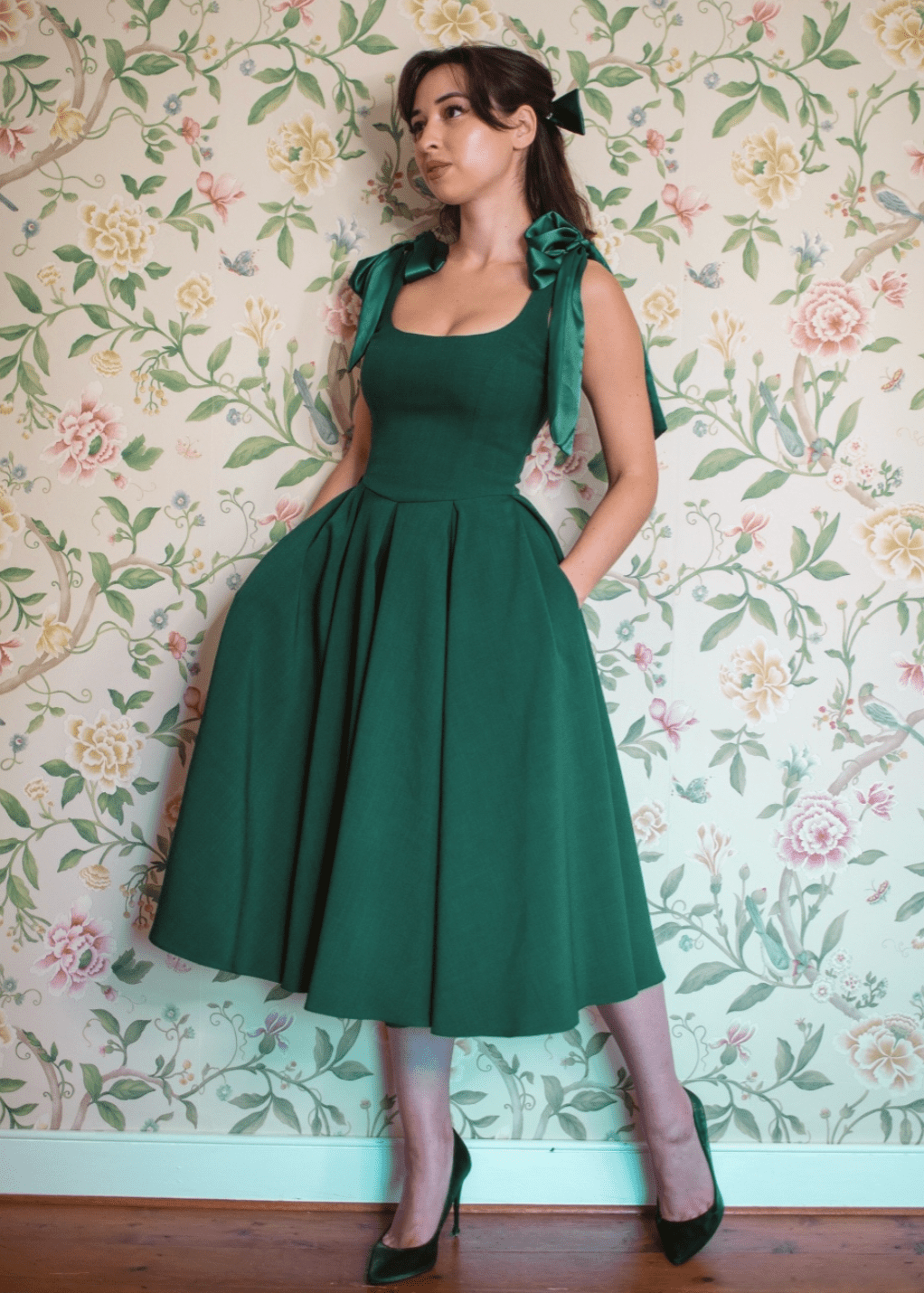 Josephine Midi Dress in green Elegant vintage-inspired style Josephine Midi Dress in green Elegant vintage-inspired style