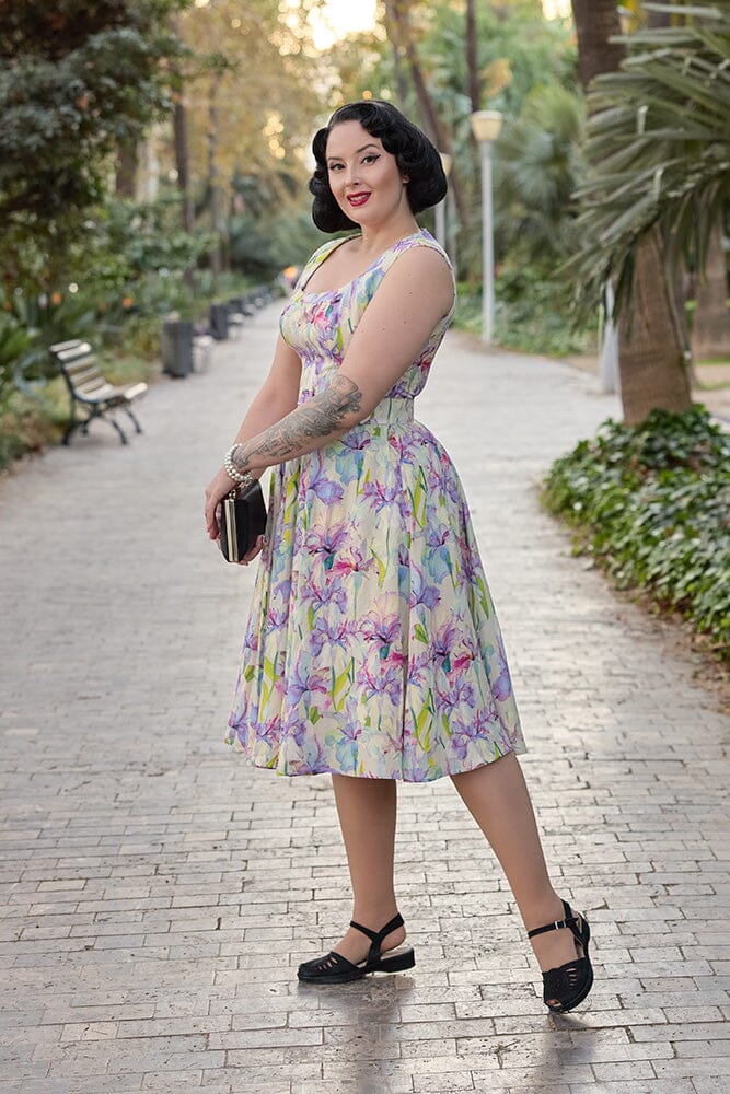 Alya-Violette swing kjole med blomsterprint Miss Candyfloss 