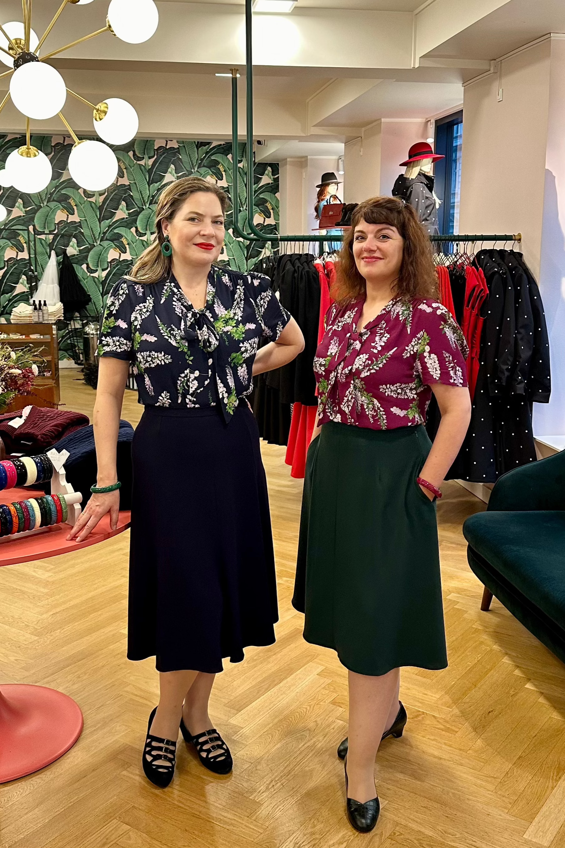 Bette Midi nederdel i navy aline nederdel Weekend Doll 