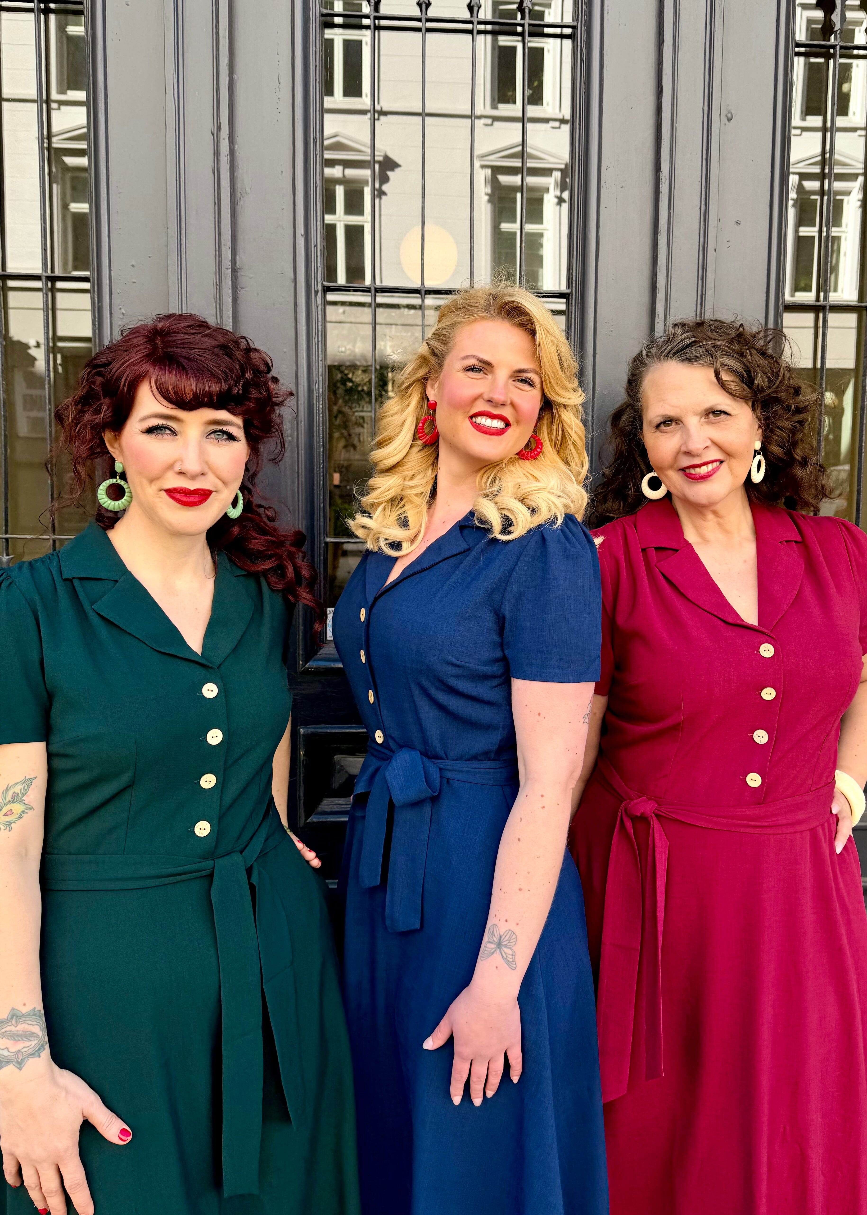 Betty kortærmet skjortekjole - navy linen skjortekjole Daisy Dapper 