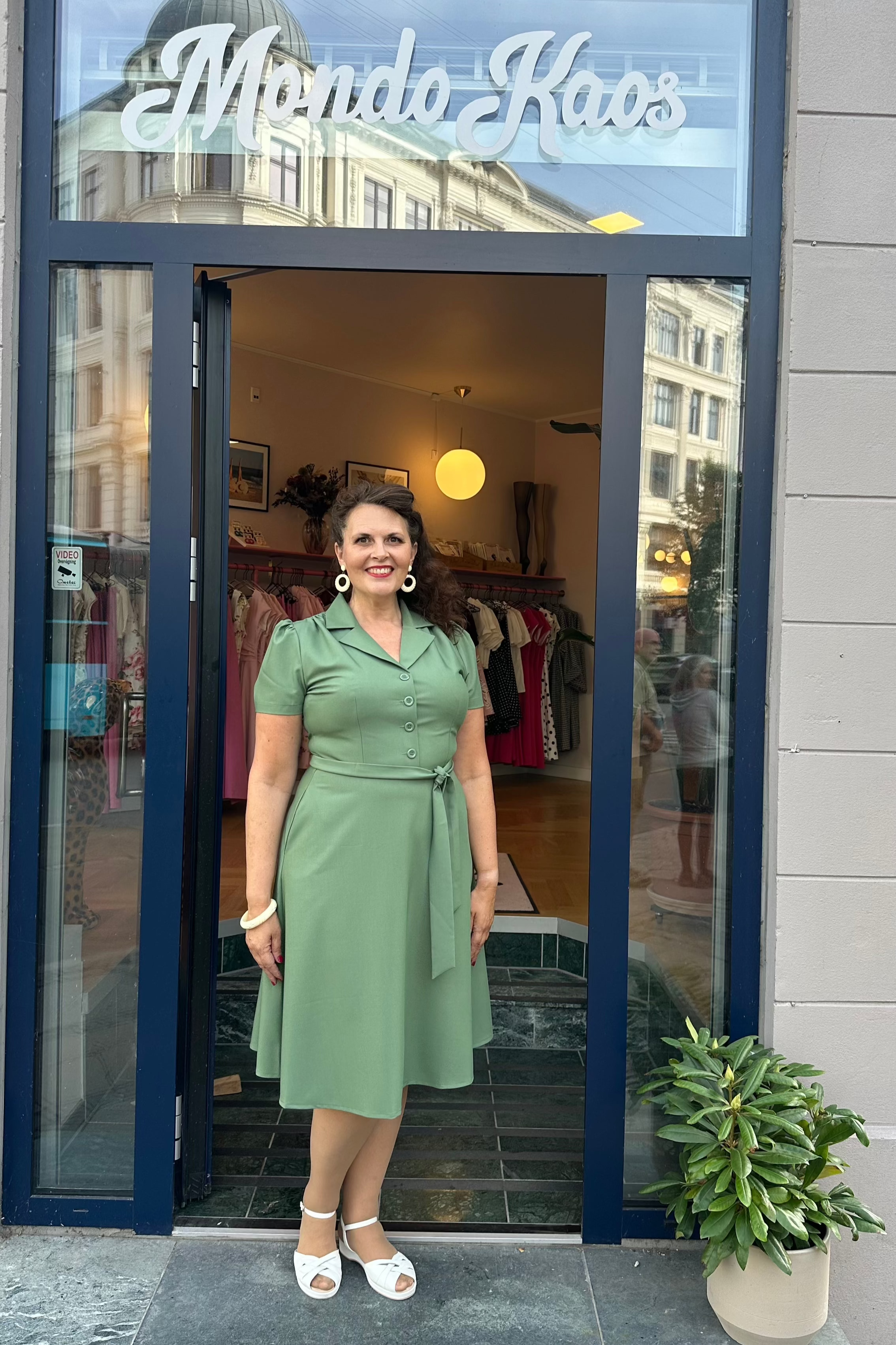 Betty skjortekjole i jadegrøn skjortekjole Daisy Dapper 