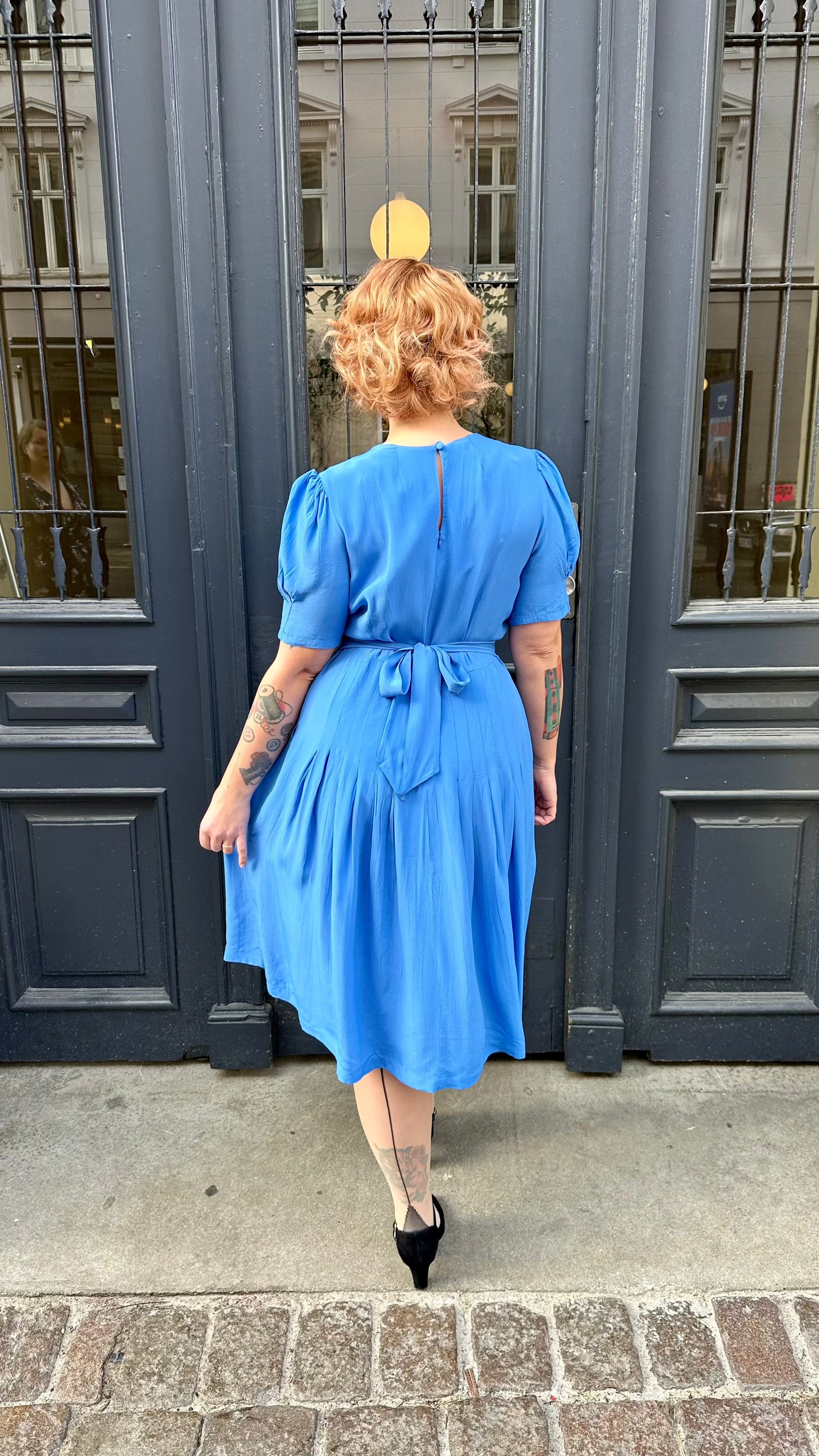 Daisy Dress med smock i palace blue aline kjole Seamstress Of Bloomsbury 