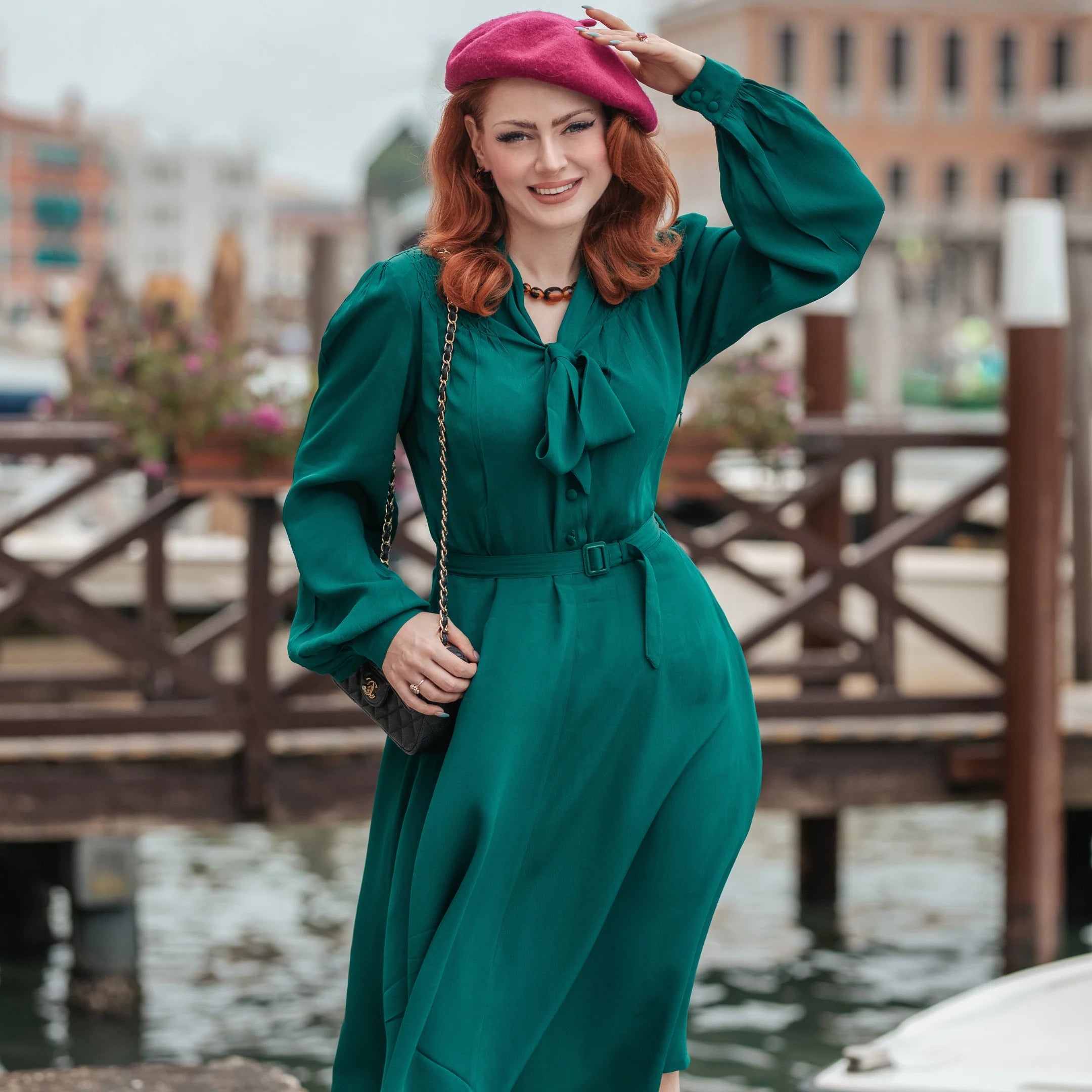 Eva kjole i 40'er stil i grøn aline kjole Seamstress Of Bloomsbury 