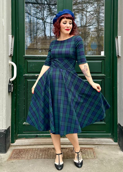 Hepburn swingkjole i navy grøn ternet swing kjole Pretty Dress Company 