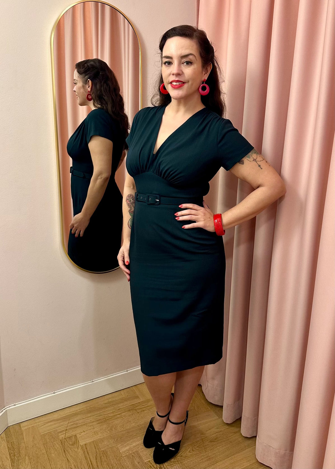 We have a large selection of beautiful dresses and semi-formal outfits for  whatever your needs may be; wedding guest, mother of the bride/groom, black  tie affair, gala, baby shower. Wherever you are, image size:1080x1512