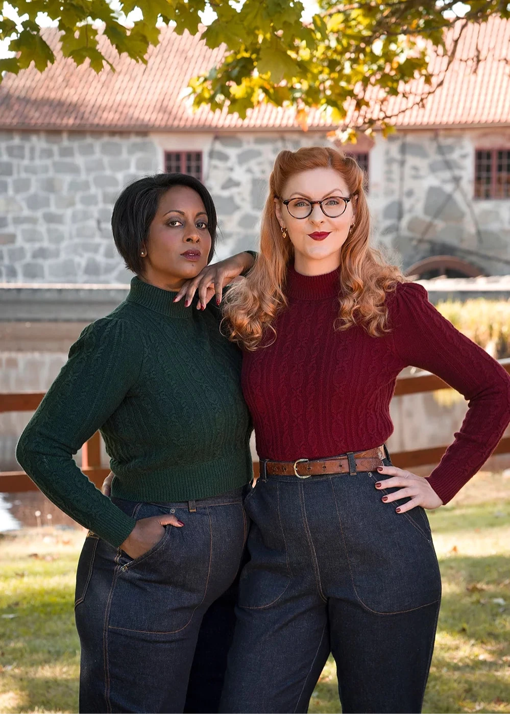 Ice Skater Sweater i 'hunter green' merinould og cashmere bluse Emmy Design 