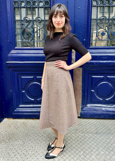 Lana strikbluse i sort top Weekend Doll 