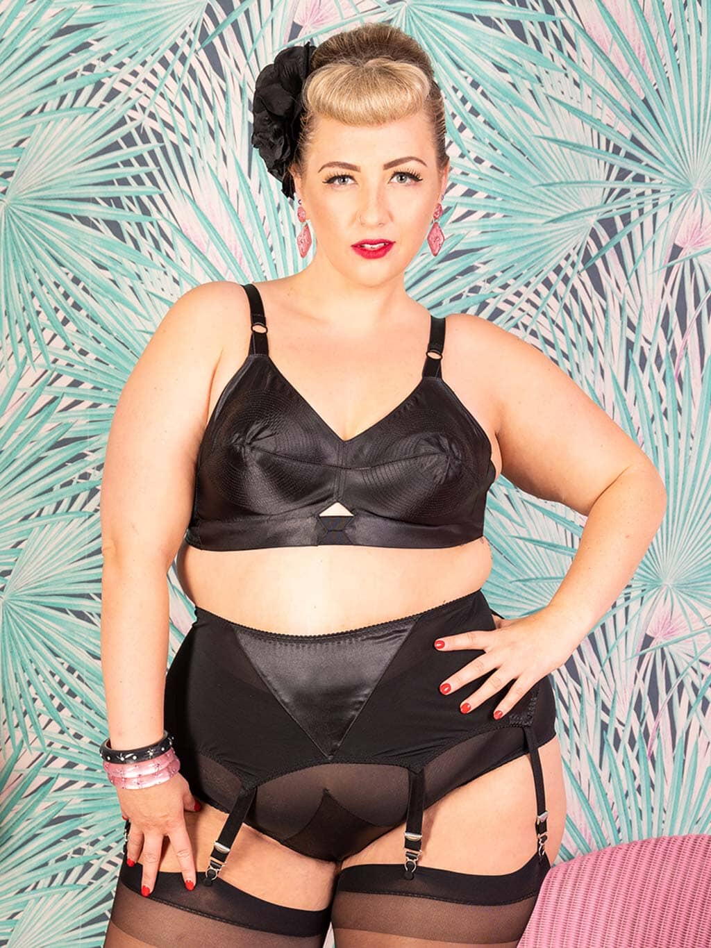 40s What Katie Did Maitresse wide garter in black 40s What Katie Did Maitresse wide garter in black