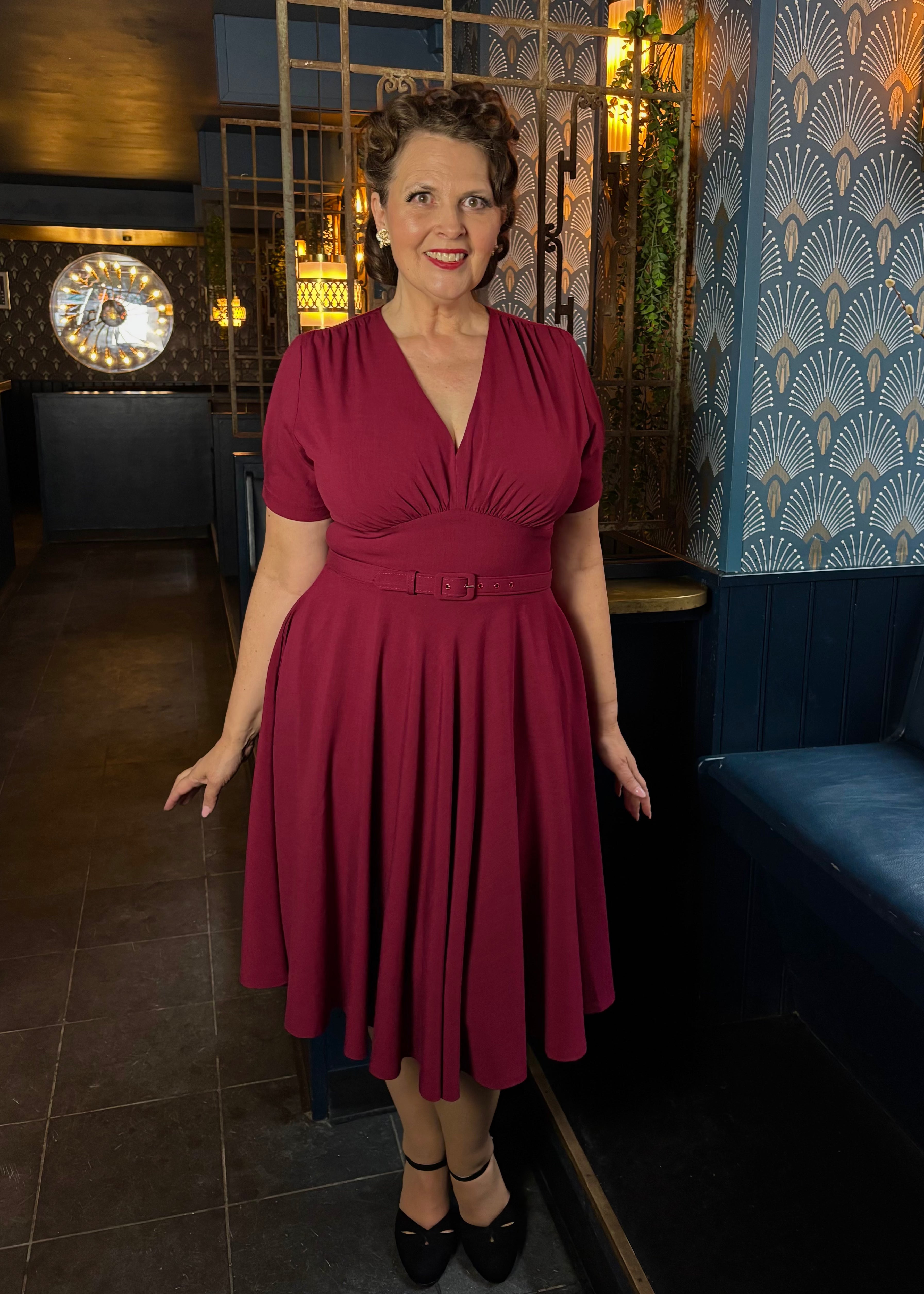 Marilyn kortærmet swingkjole i berry swing kjole Daisy Dapper 