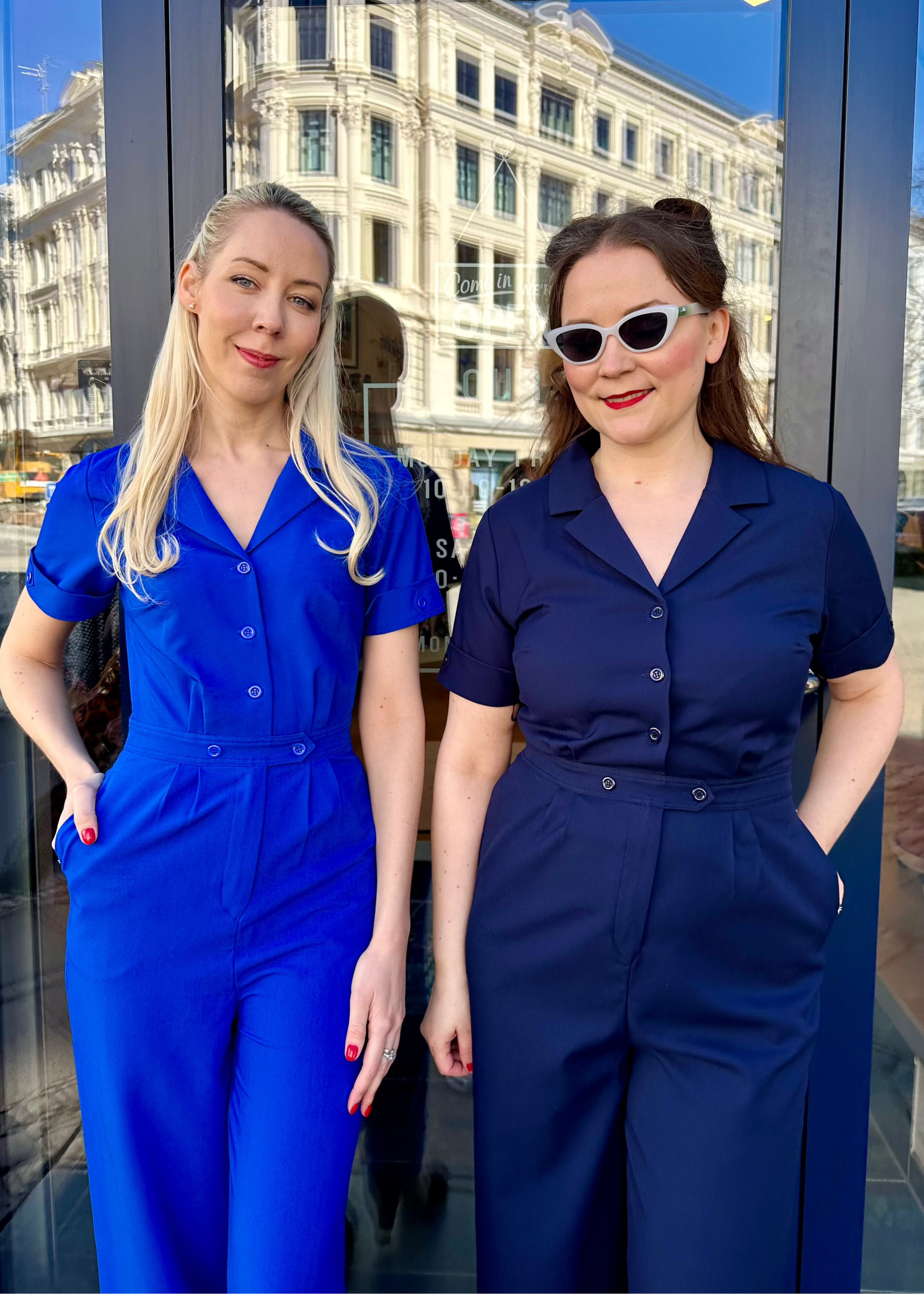 Maxine buksedragt med korte ærmer i navy toej Daisy Dapper 