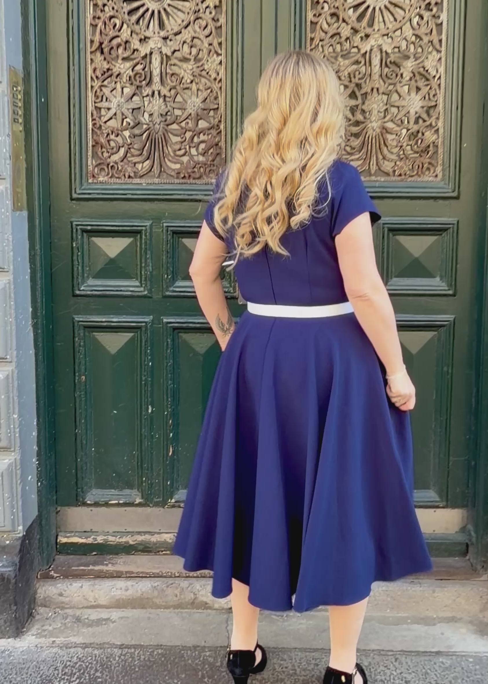 50er Hourglass swing dress in navy blue | Pretty Dress Company