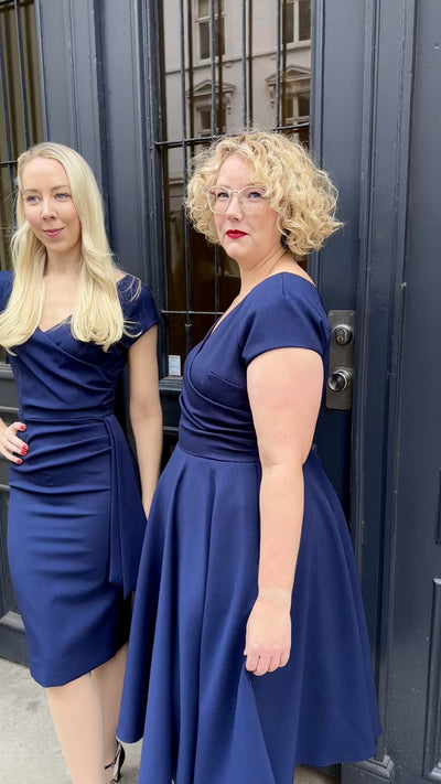 50er Hourglass swing dress in navy blue