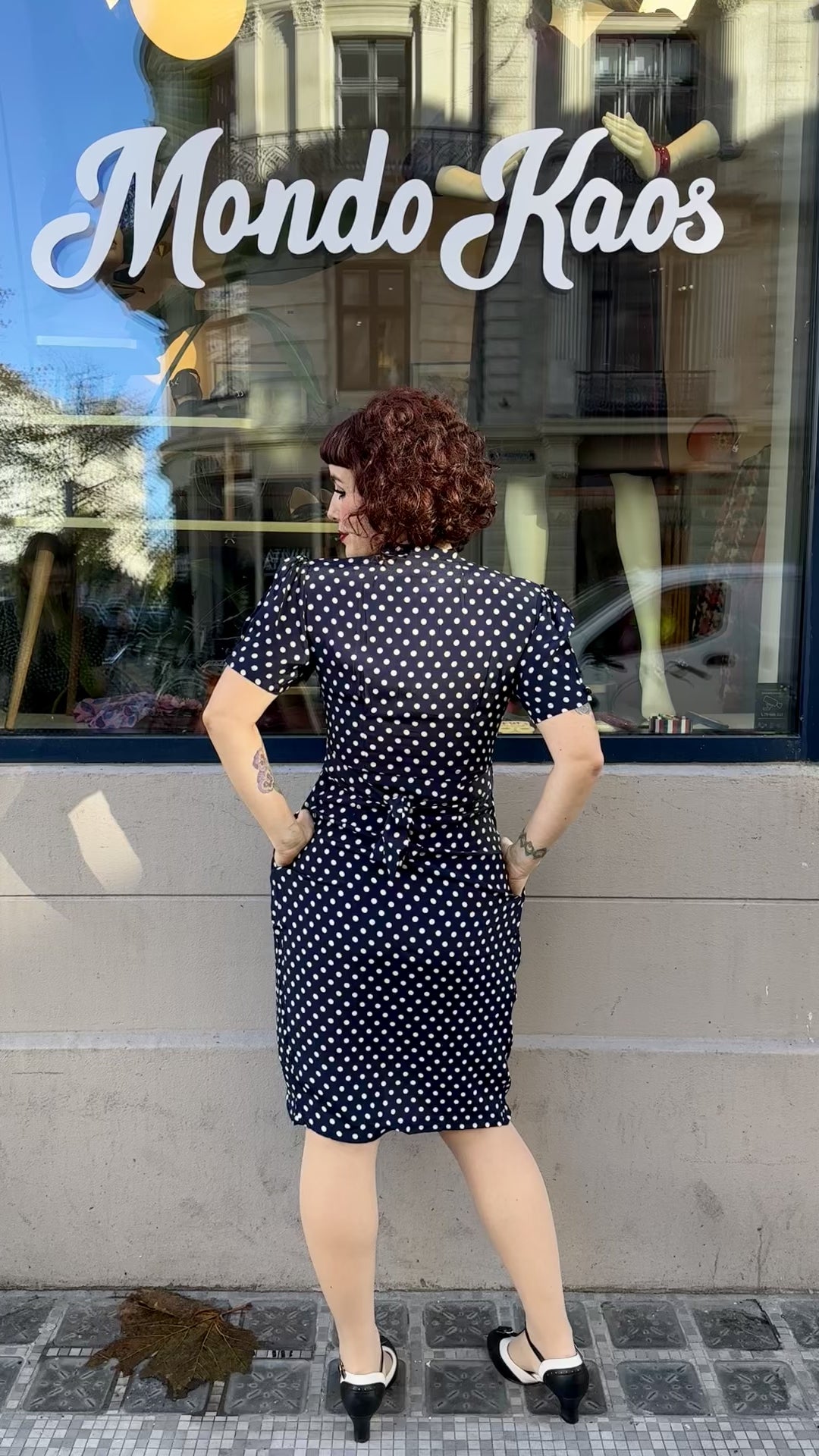Simple vintage style 1940s dress in navy blue