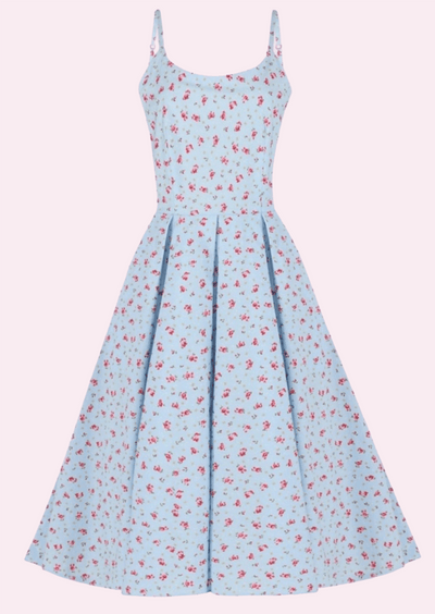 Priscilla swingkjole i lyseblå med blomster Kjoler Pretty Dress Company 