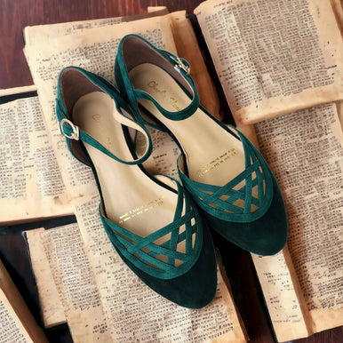 Vintage style flat shoes in green suede from Charlie Stone