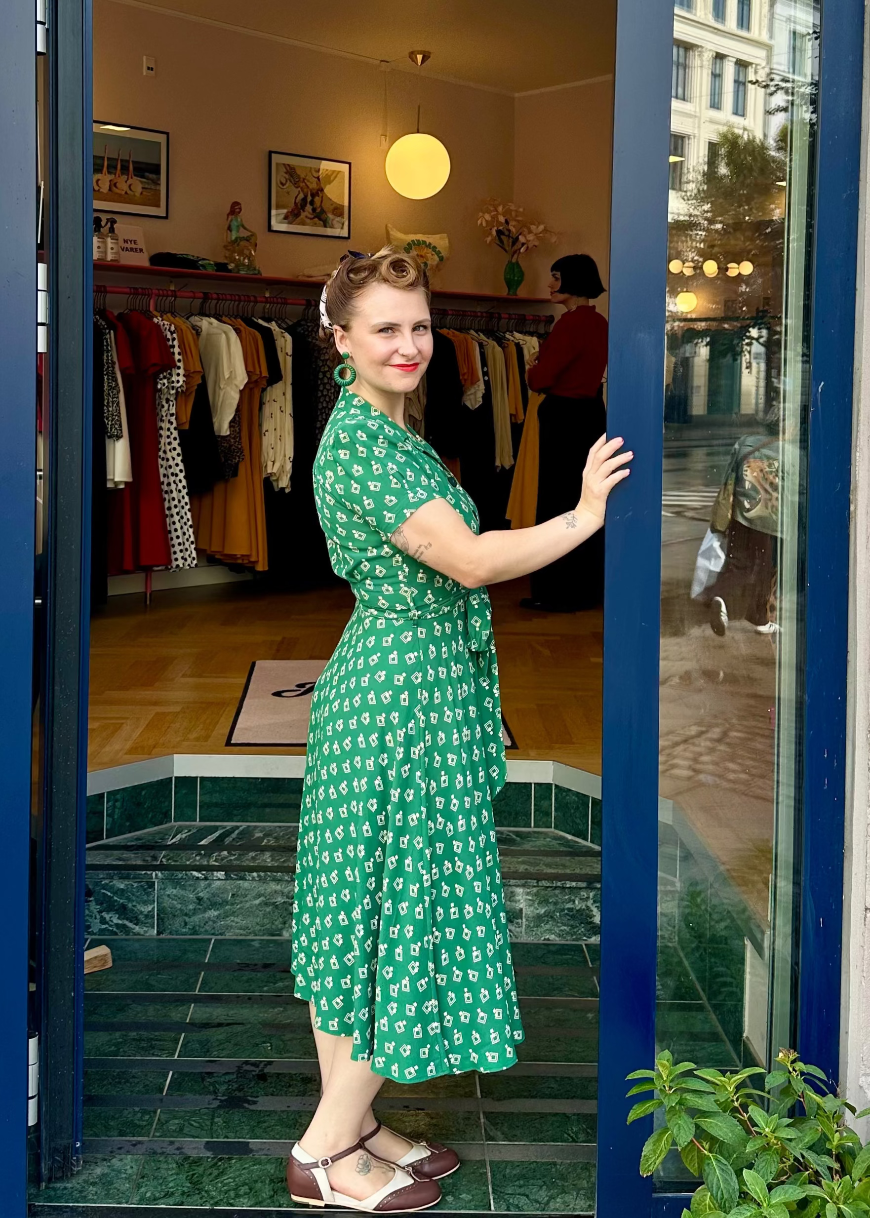 Skjortekjole i 1940'er stil i grøn 'Diamond Deco' Kjoler House of Foxy 