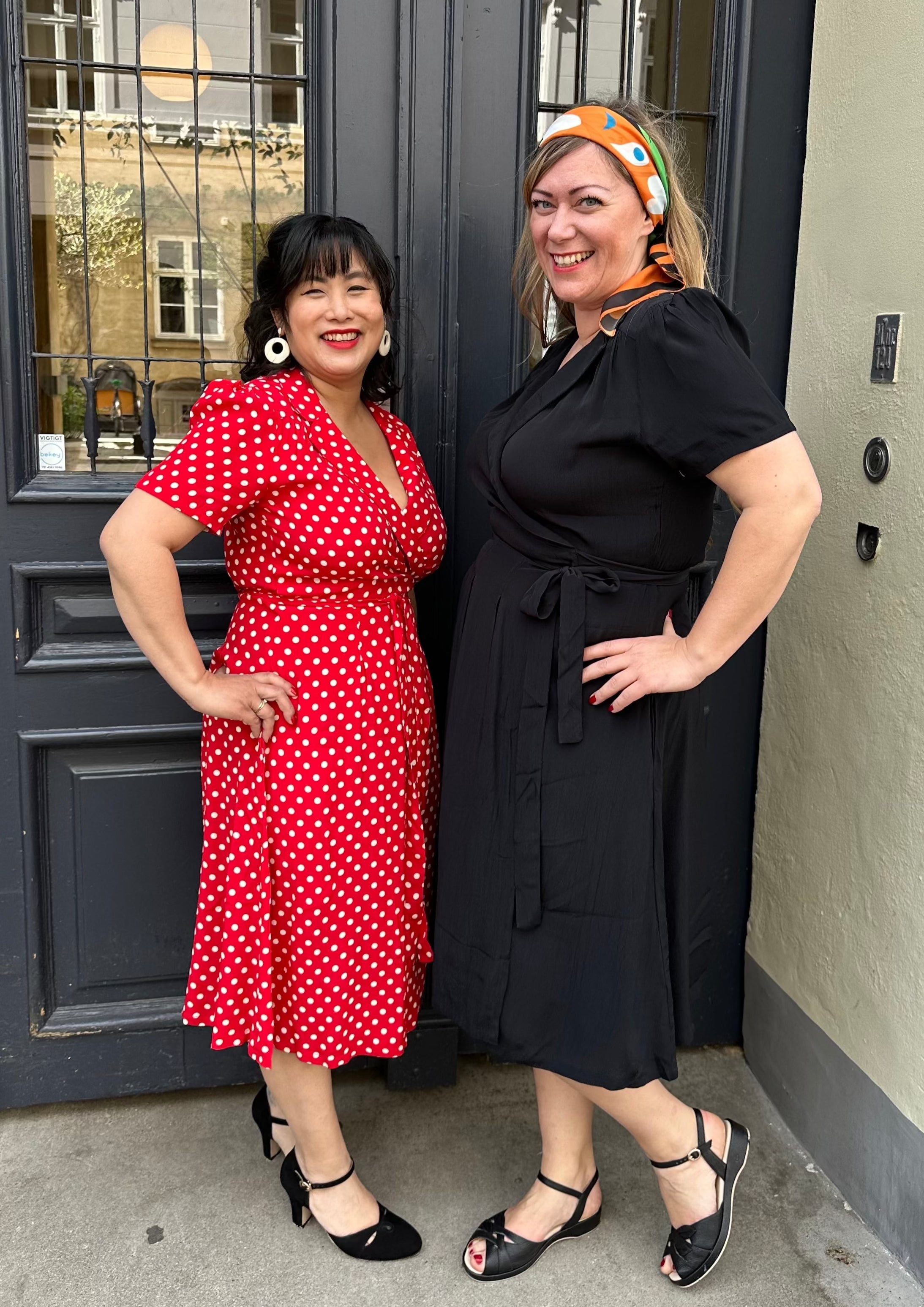 Slåom kjole i rød med prikker toej Seamstress Of Bloomsbury 