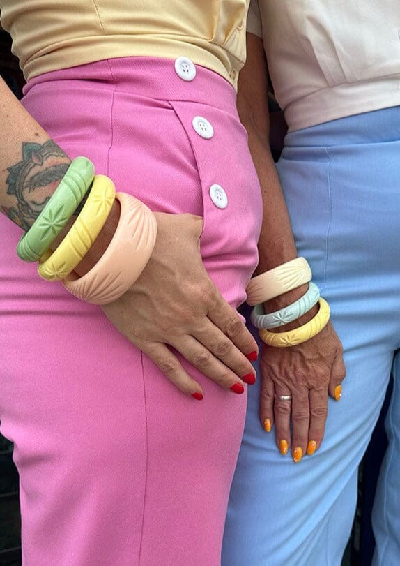 Smalt armbånd i vintage stil, lysegul Accessories Rock It Rosie 