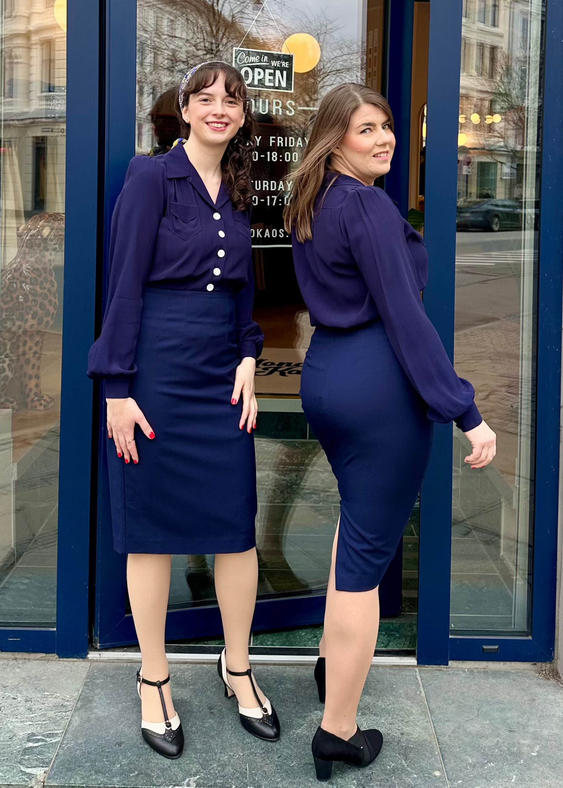 Sweetheart vintage stils skjorte i navy langærmet skjorte House of Foxy 