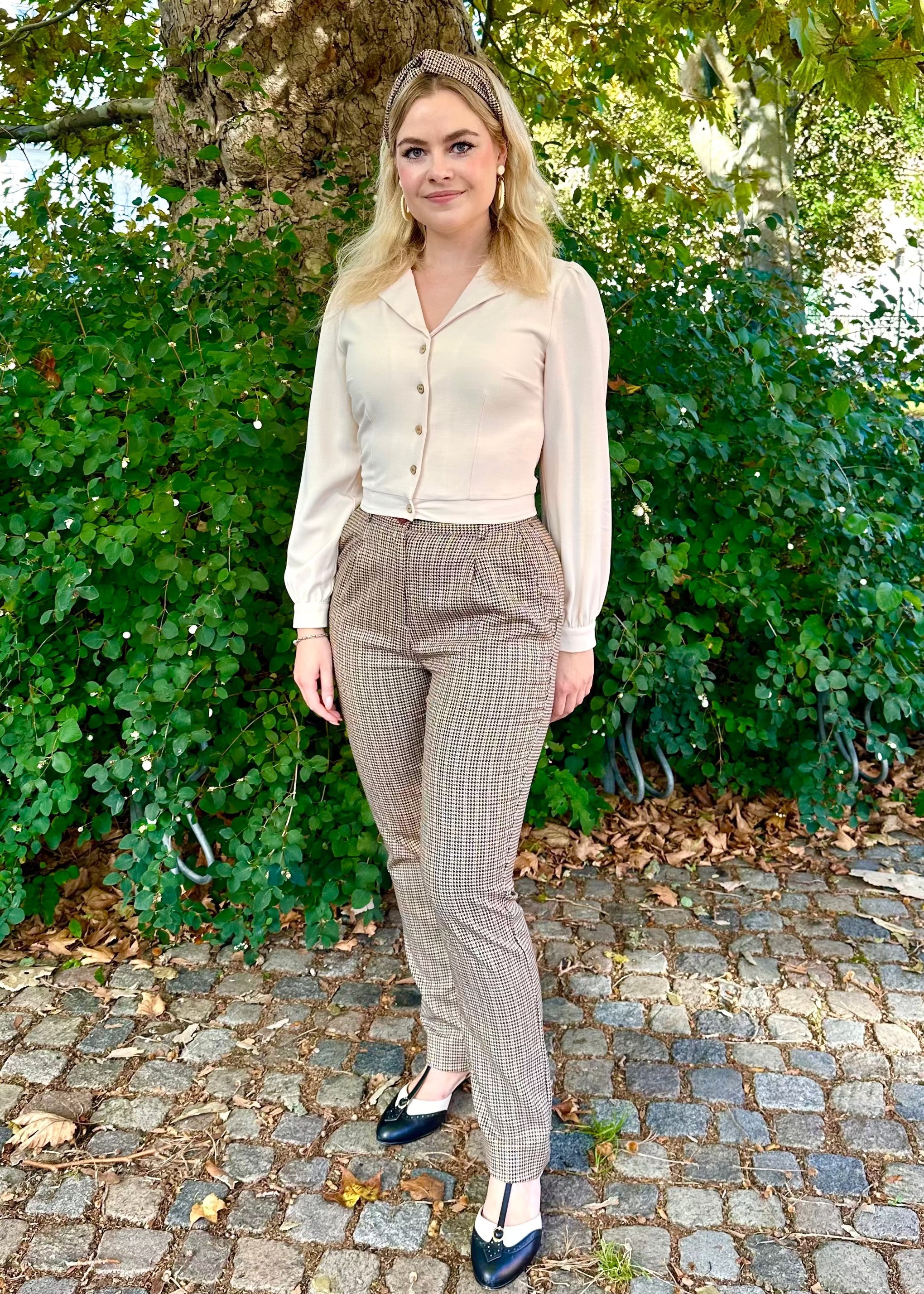 Tapered højtaljede bukser i brune tern bukser Very Cherry 