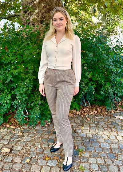 Tapered højtaljede bukser i brune tern bukser Very Cherry 